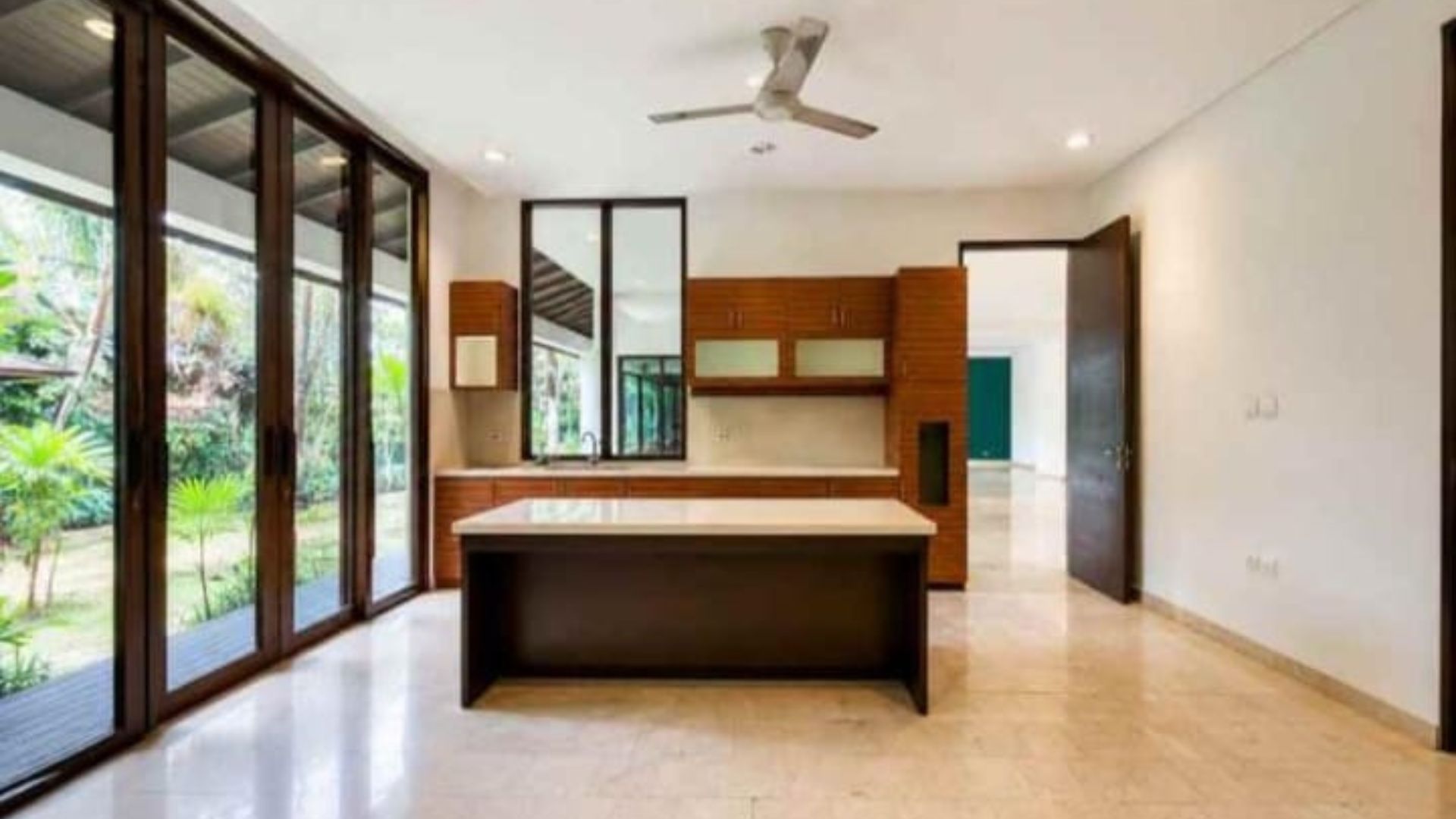 BUNGA CEMPAKA 2 NO.15-4BR-KITCHEN AREA Well-Planned 4BR Residence for Families