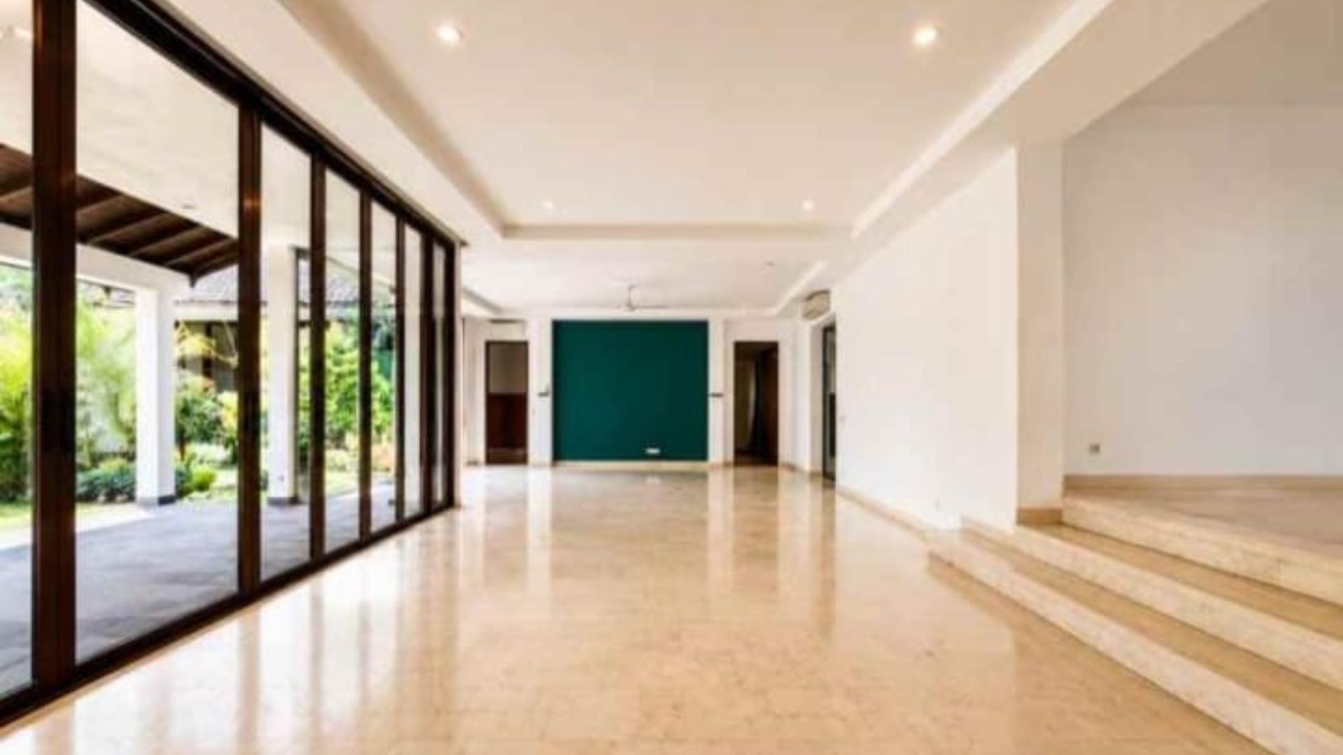 BUNGA CEMPAKA 2 NO.15-4BR-LIVING AREA Well-Planned 4BR Residence for Families