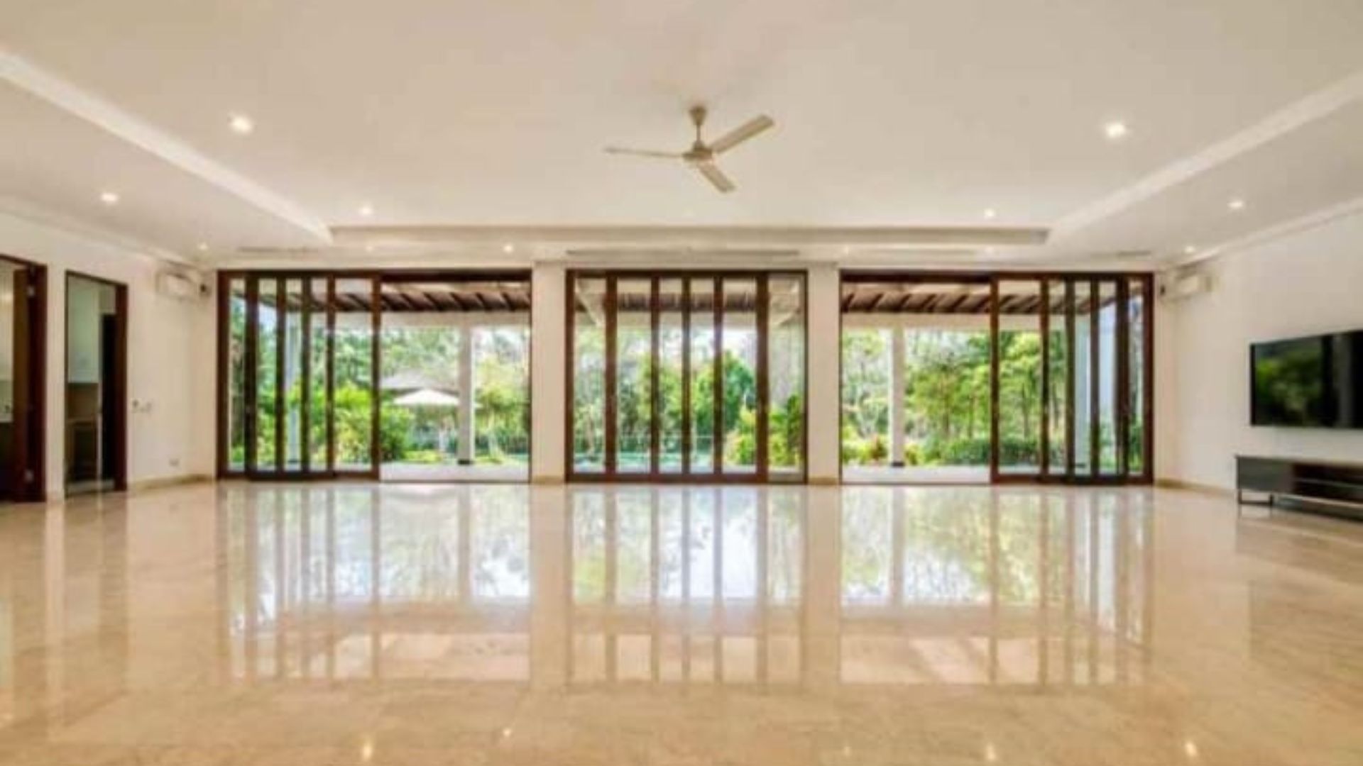 BUNGA CEMPAKA 2 NO.15-4BR-LIVING & DINING AREA Well-Planned 4BR Residence for Families