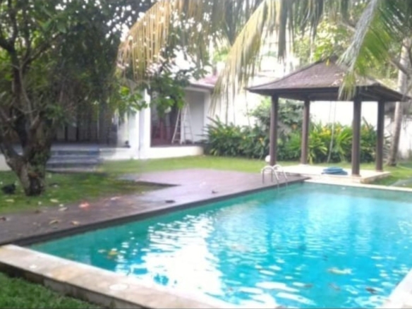 BUNGA CEMPAKA 2 NO.15-4BR-SWIMMING POOL