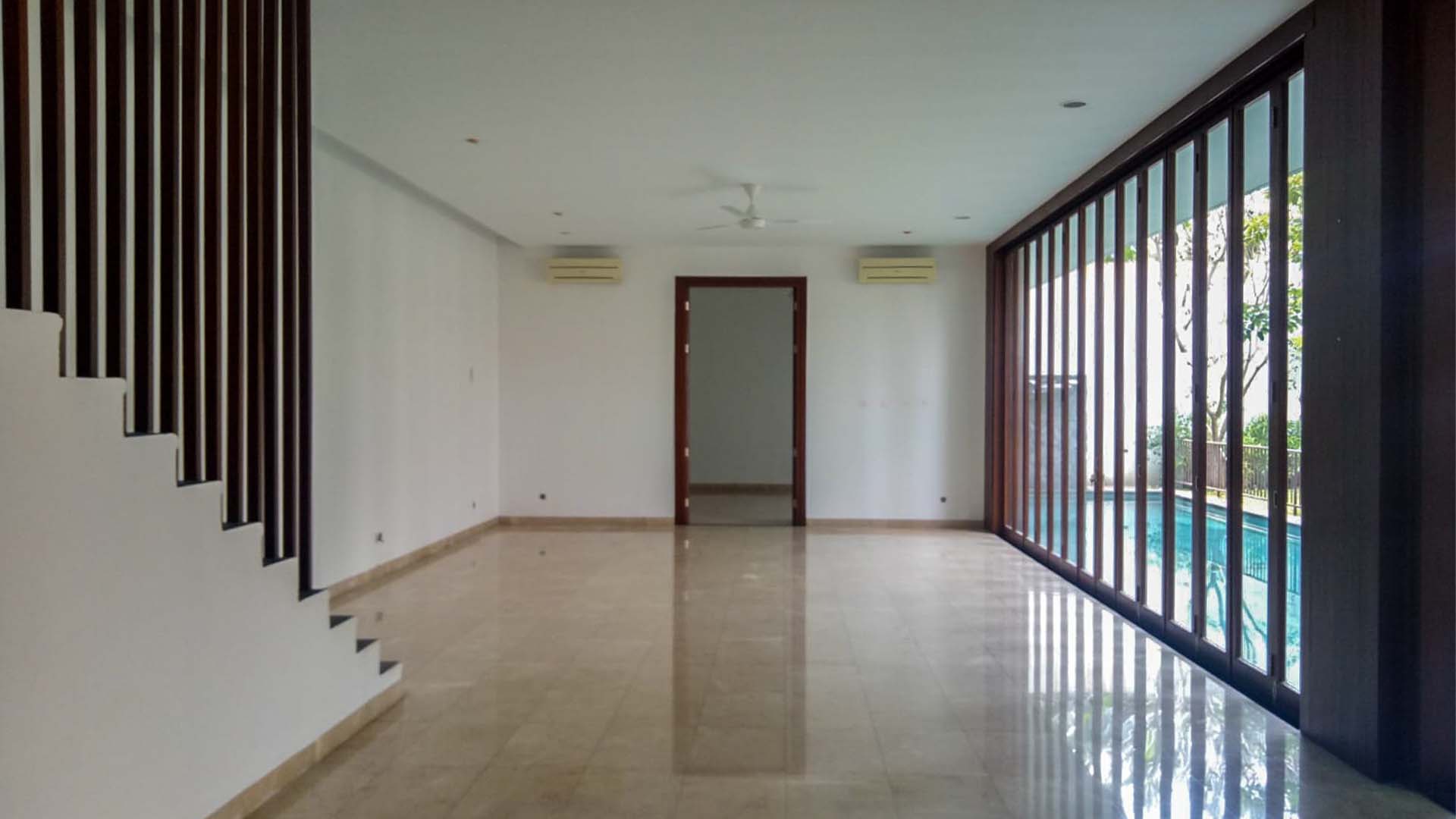 Spacious 4BR Home with Easy Access – Cipete