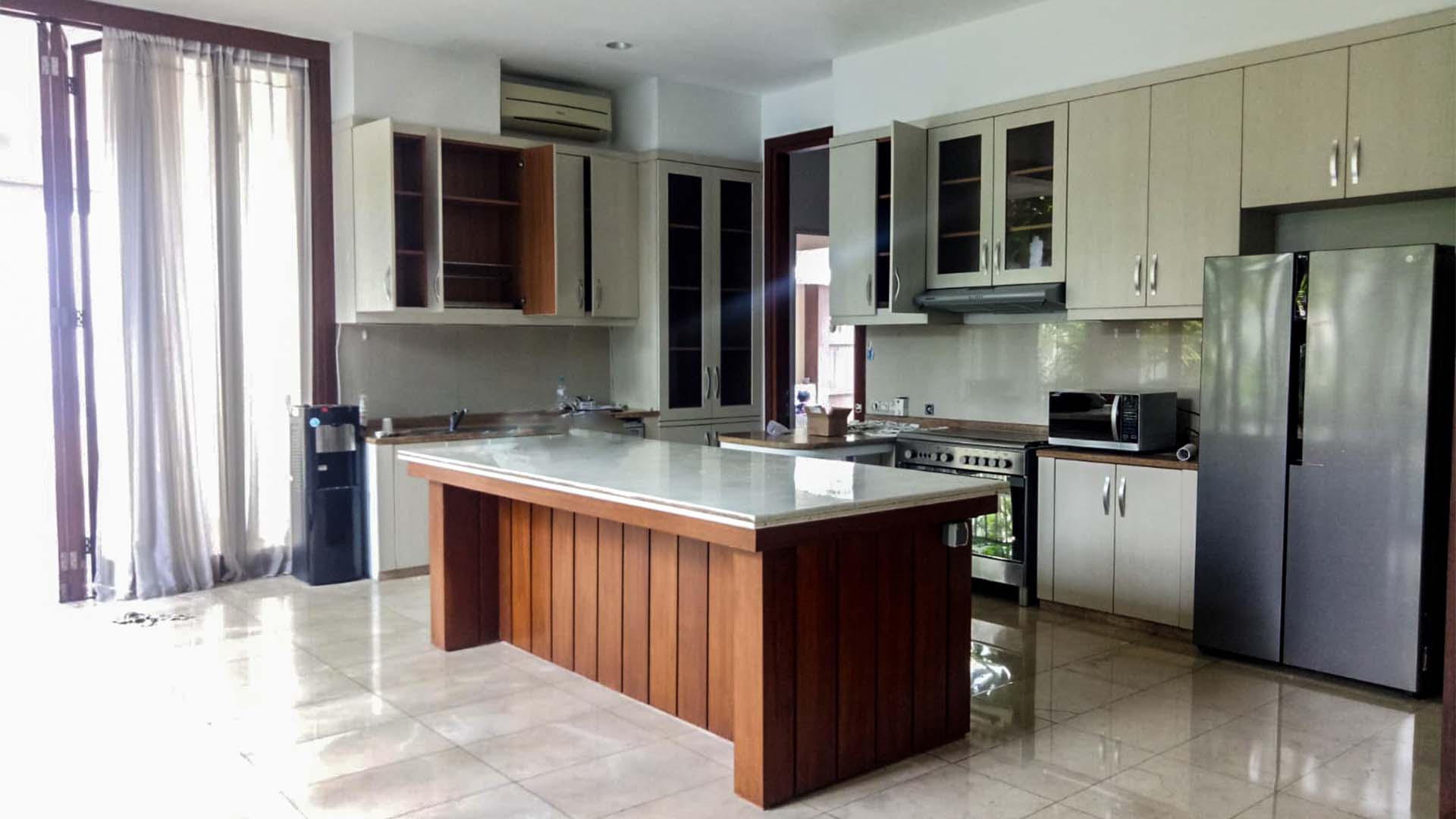 Generous 5BR Home for Larger Families – Cipete