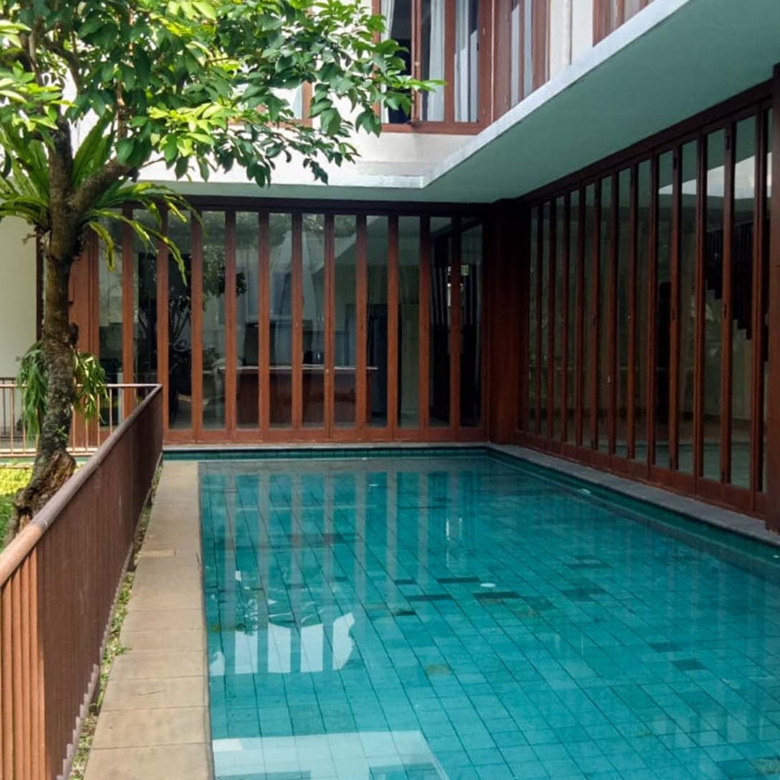 BUNGA CEMPAKA-5BR-SWIMMING POOL & BACKYARD