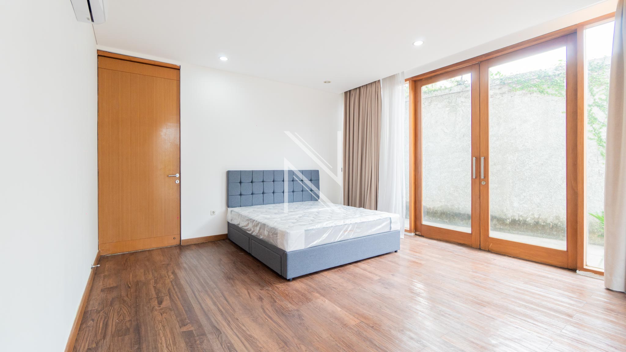 Stylish and Premium 3BR Urban Home – Kemang