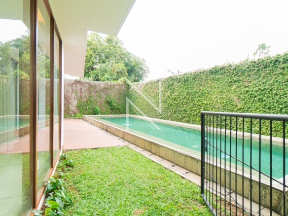 BUNGUR 12 NO.A1-3BR-SWIMMING POOL & BACKYARD