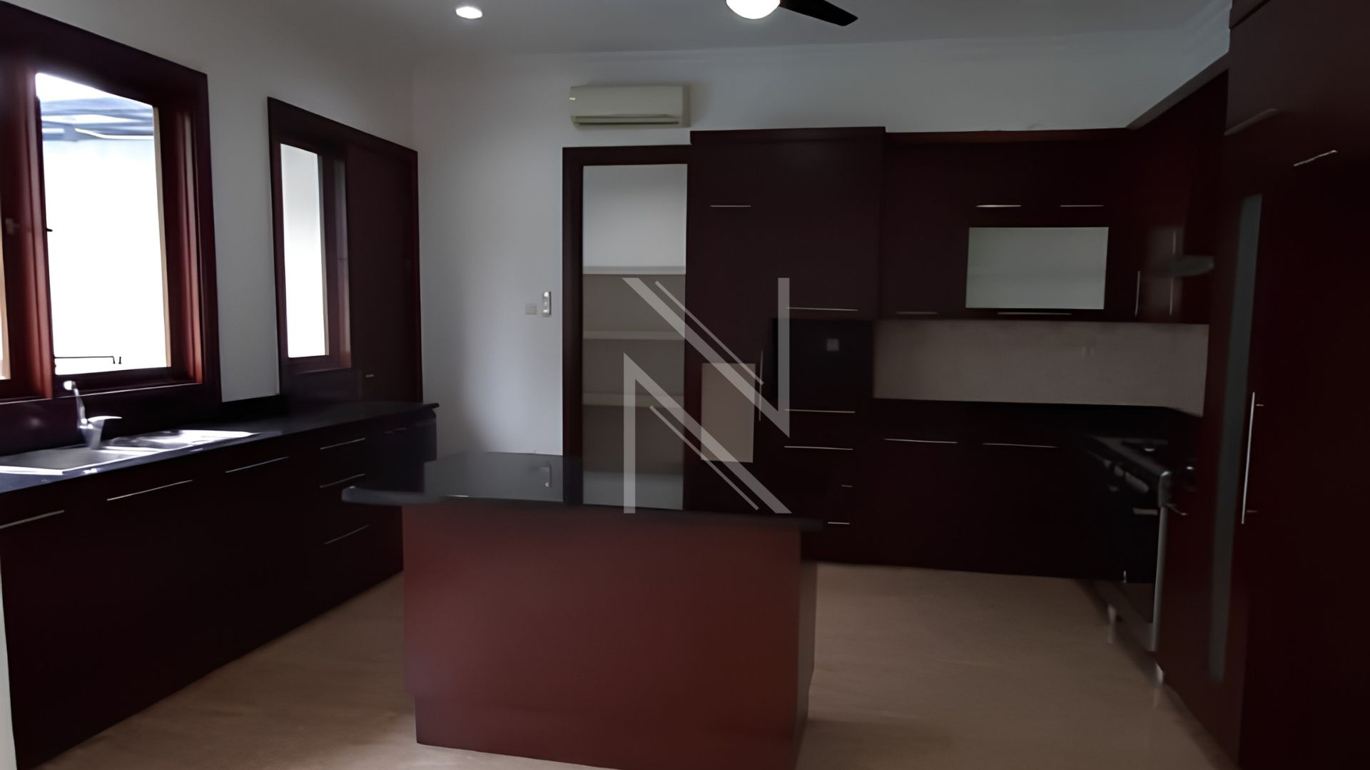 Astoria Residence – Generous 5BR Home