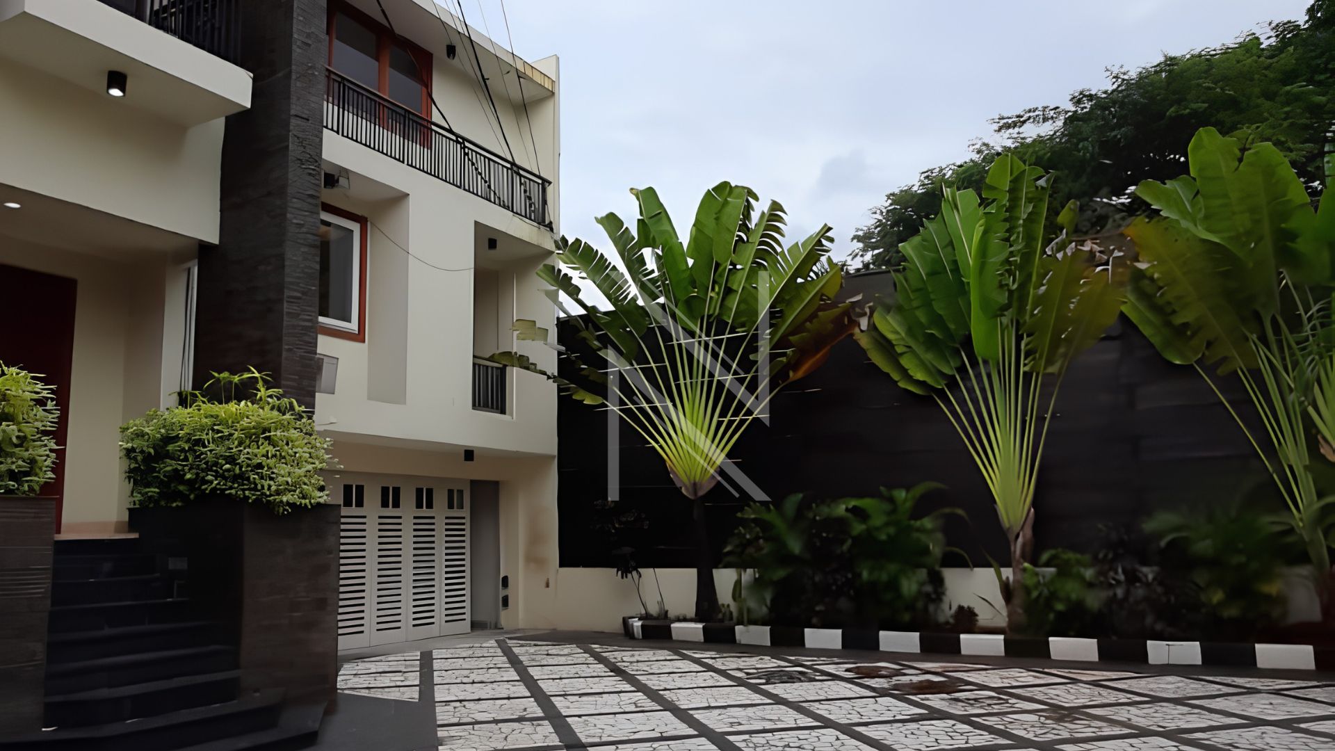 Astoria Residence – Generous 5BR Home