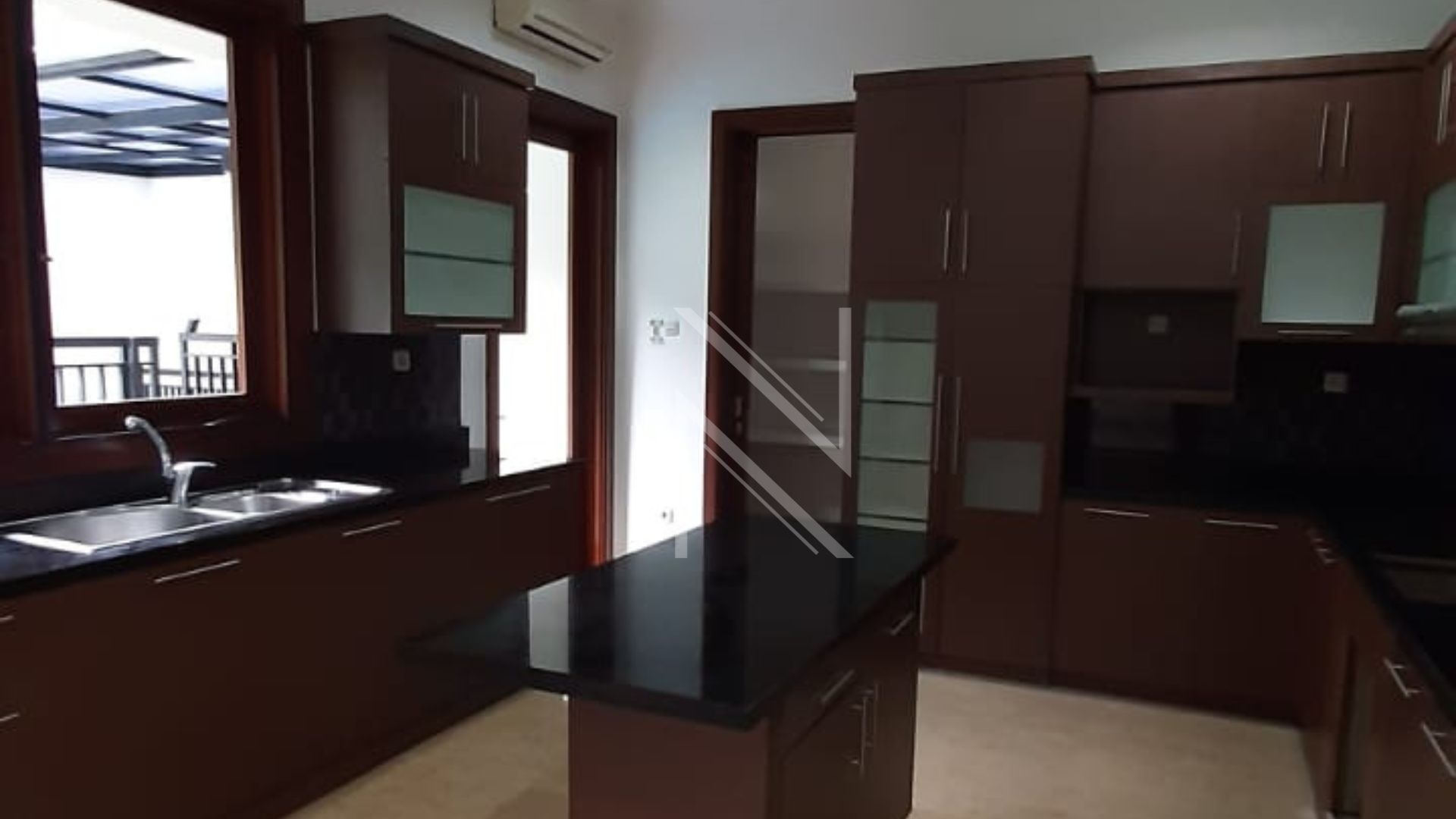 CILANDAK (ASTORIA RESIDENCE) – NO CLD496 – KITCHEN Astoria Residence – Serene 5BR Comfortable Home