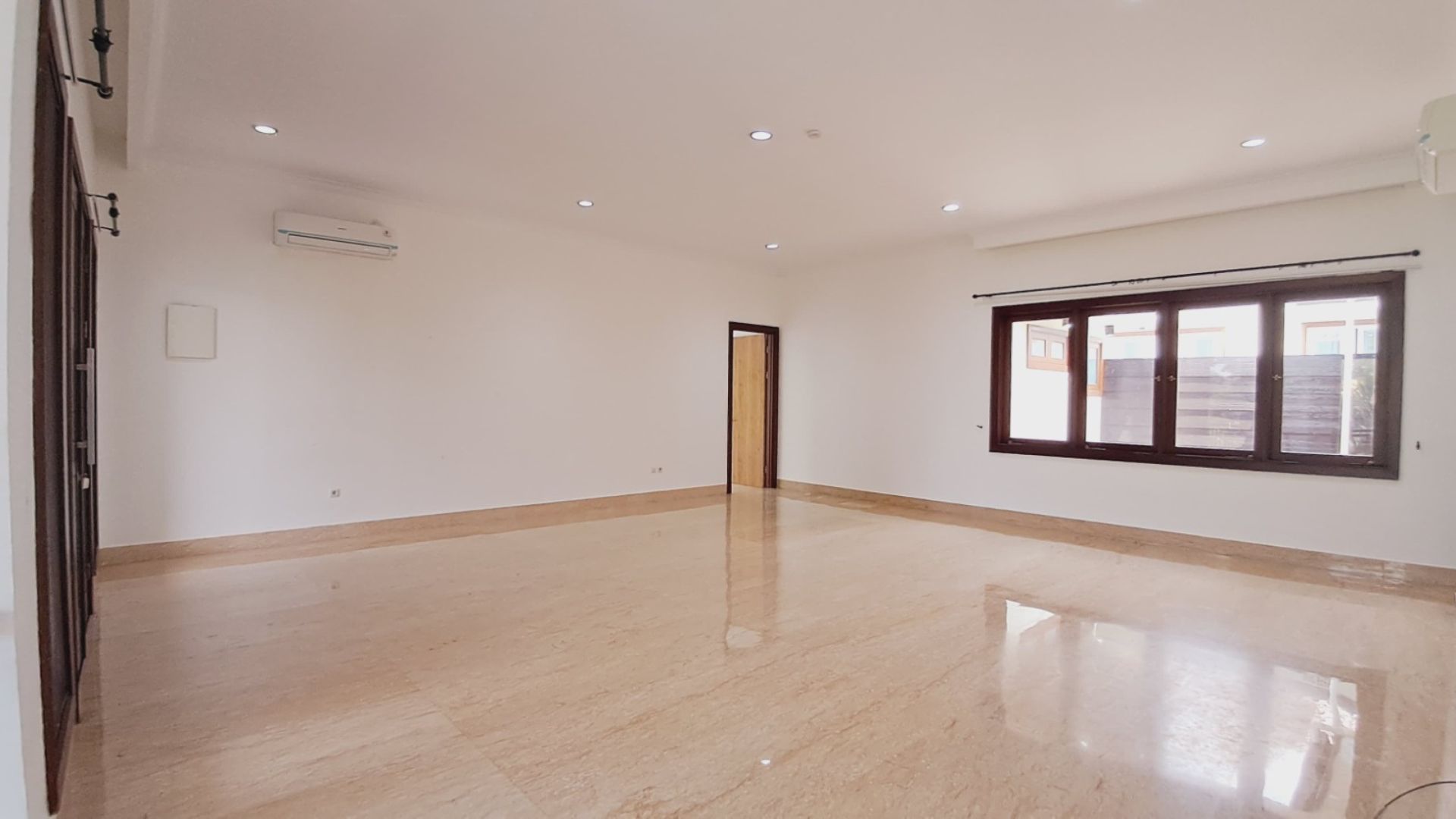 Elegant 5BR for Spacious Family Living – Cilandak