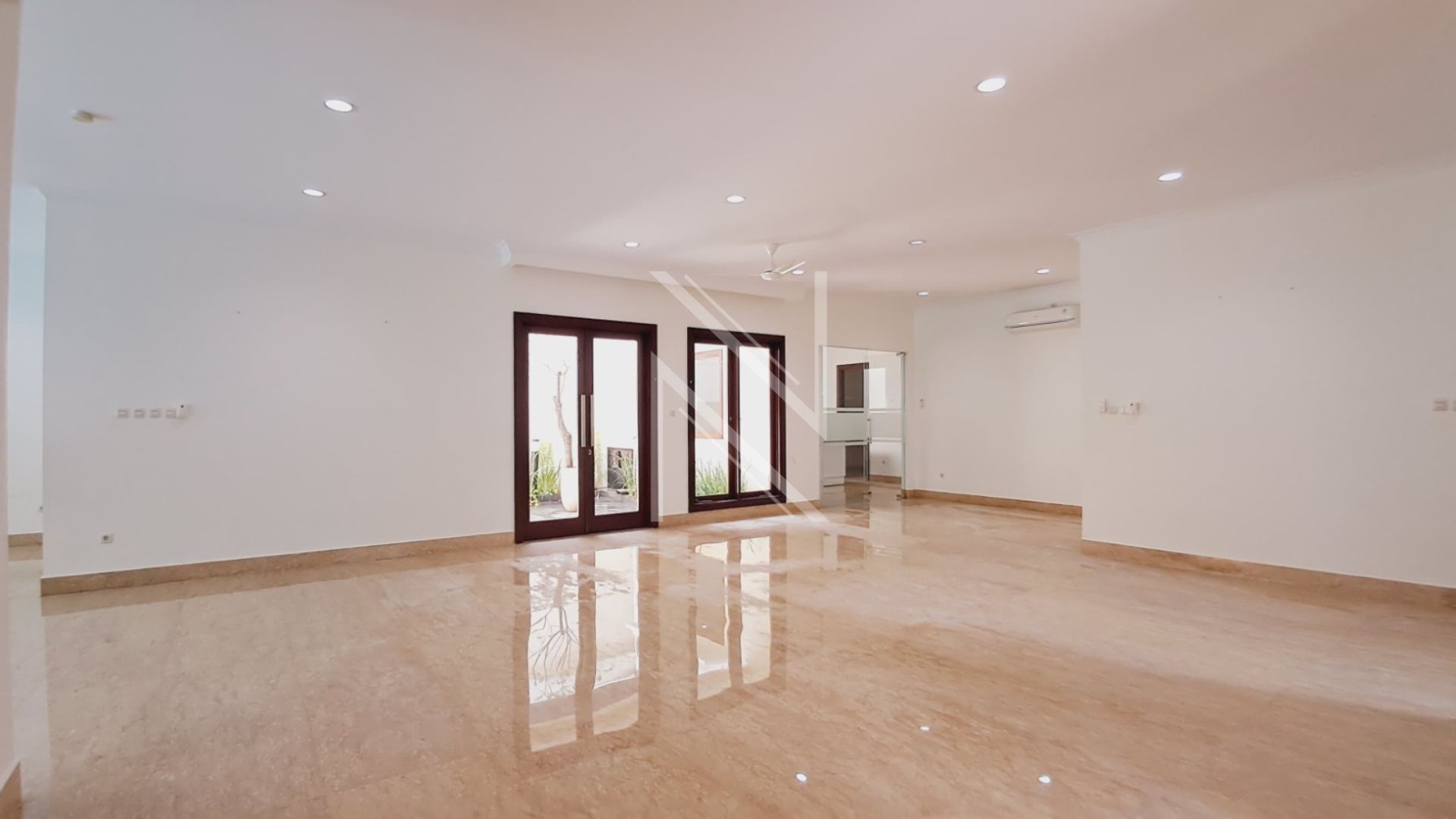 Elegant 5BR for Spacious Family Living – Cilandak