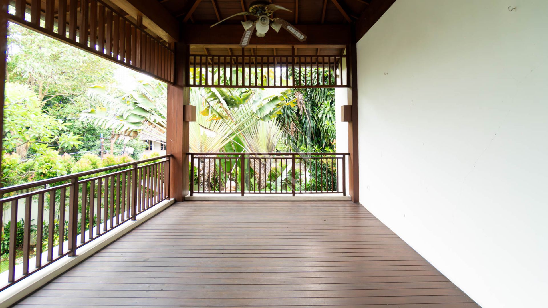Generous 5BR Home for Family Comfort – Cilandak