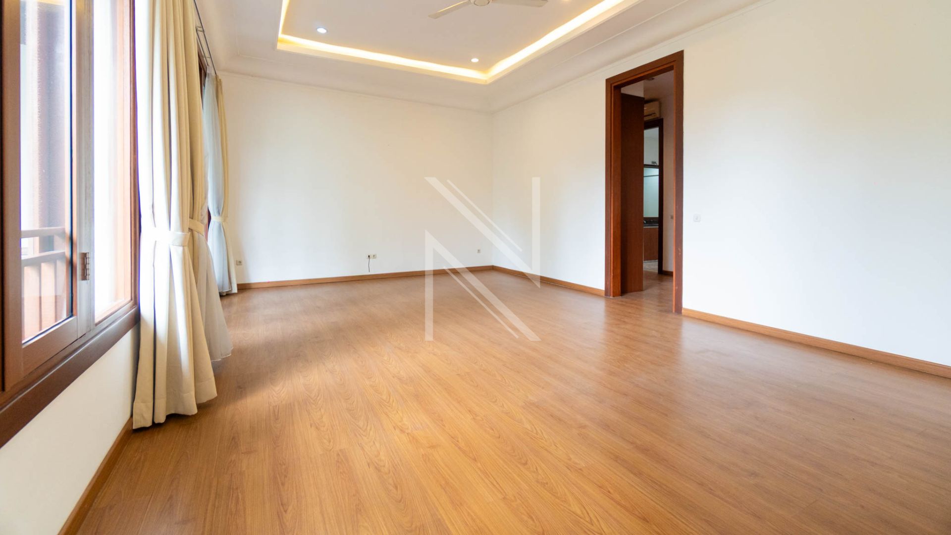 Generous 5BR Home for Family Comfort – Cilandak
