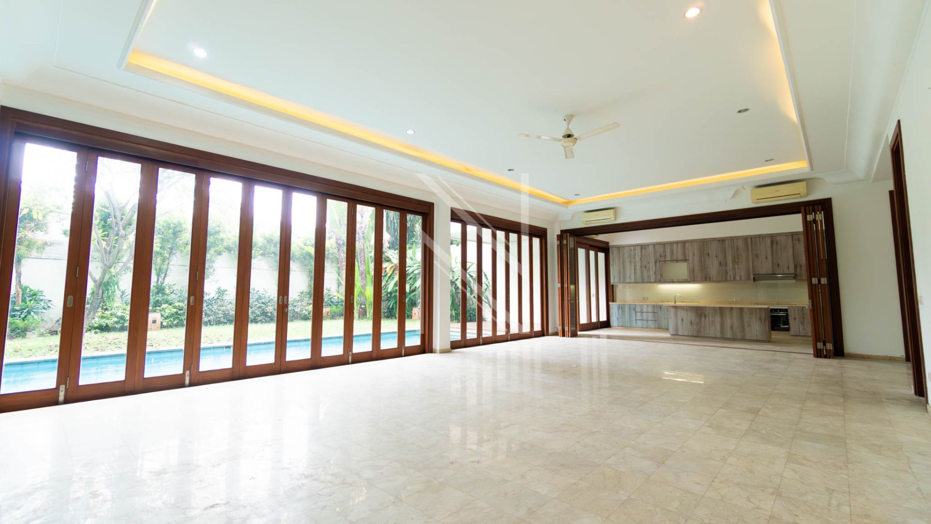 Generous 5BR Home for Family Comfort – Cilandak