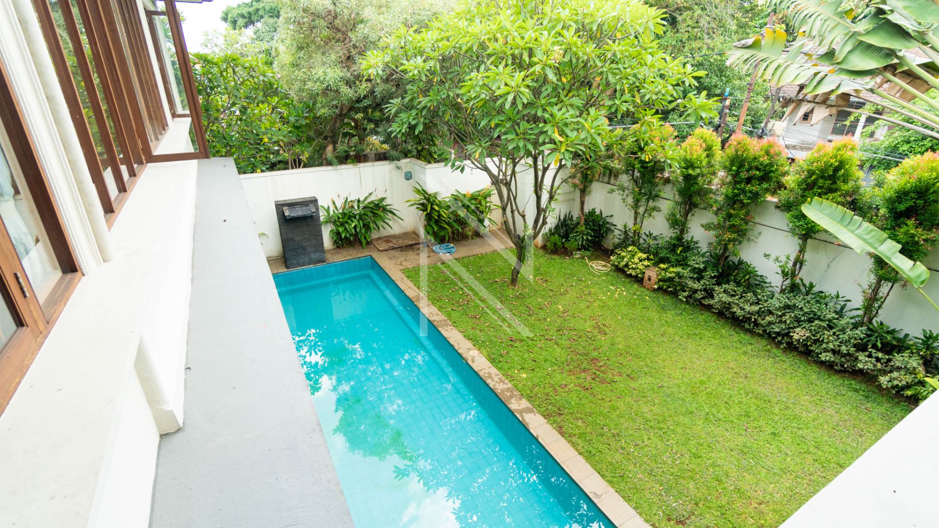 Generous 5BR Home for Family Comfort – Cilandak