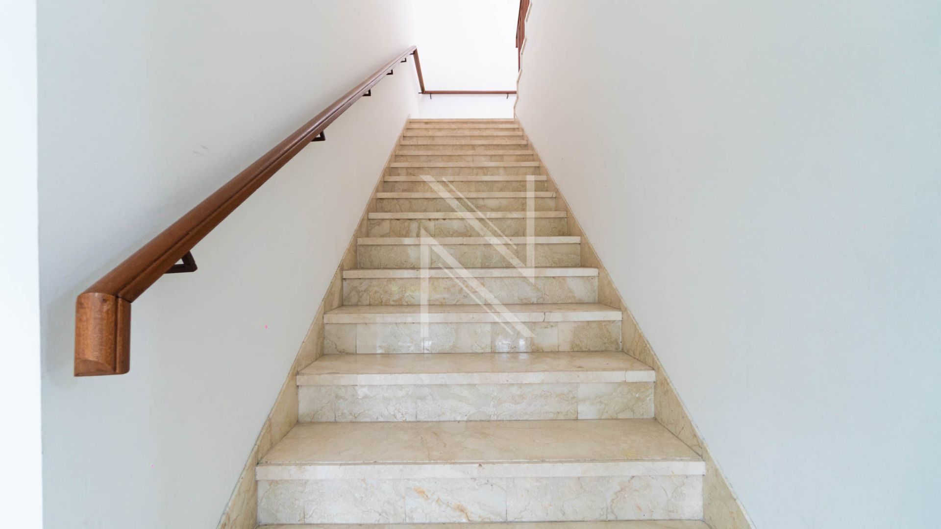 Generous 5BR Home for Family Comfort – Cilandak
