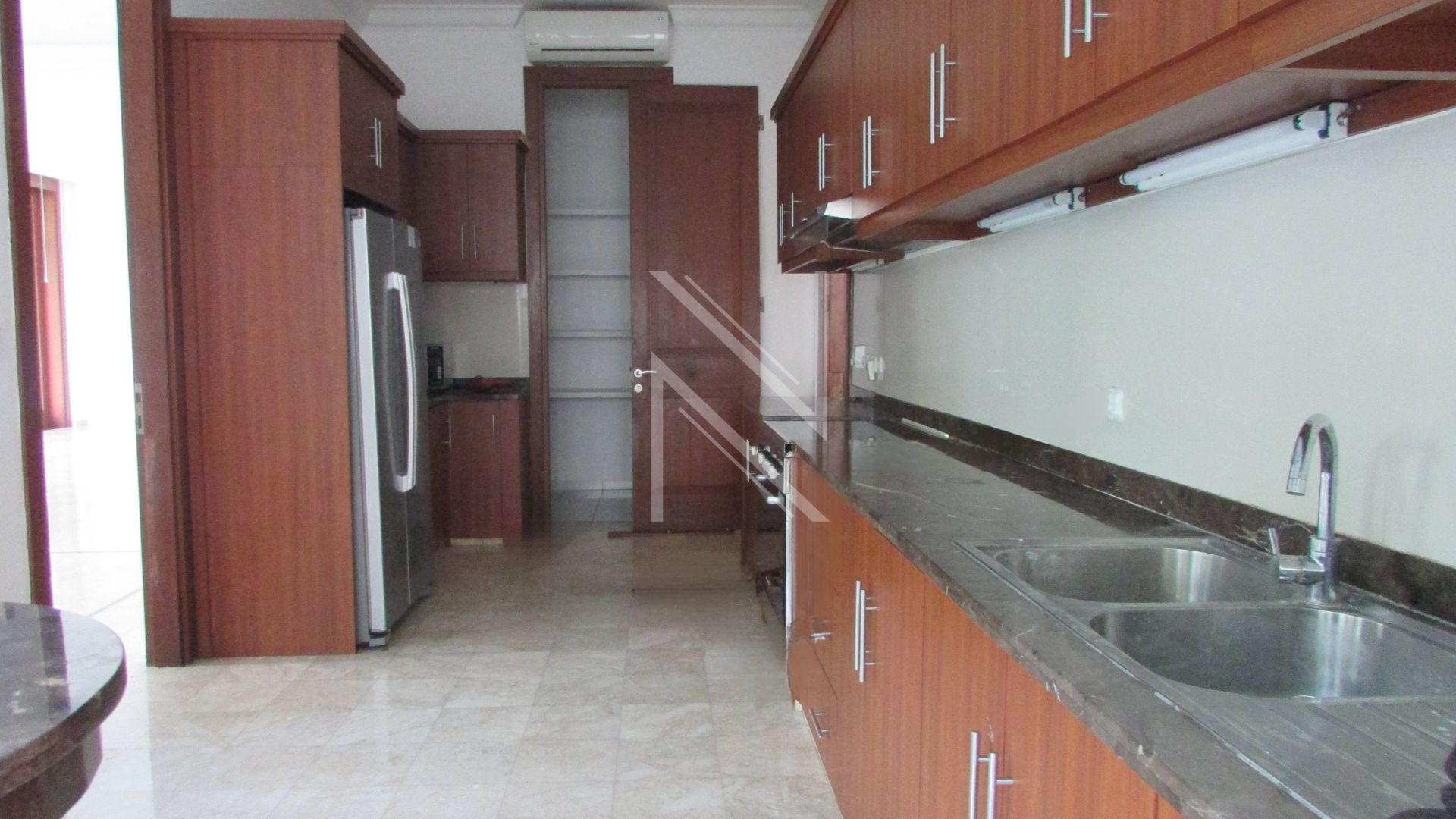 Expansive 6BR for Large Families – Cilandak