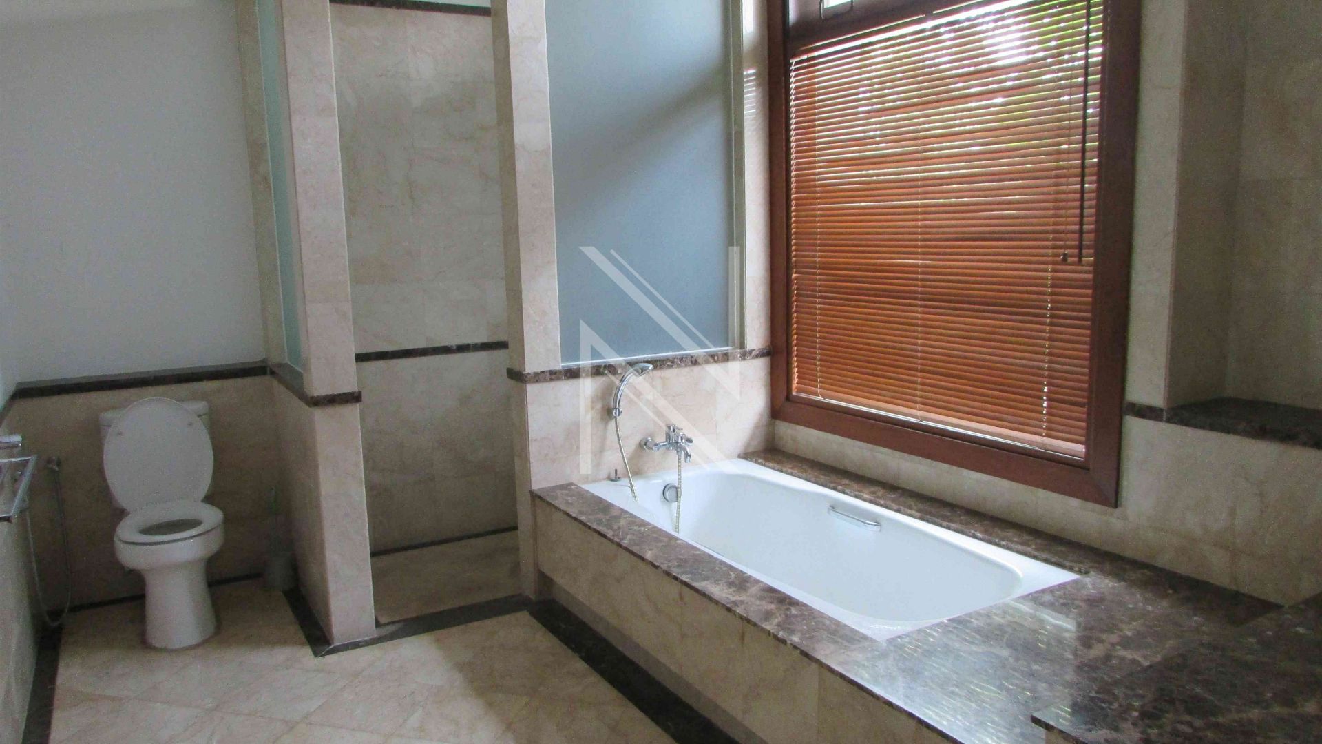 Well-Planned 4BR for Daily Living – Cilandak