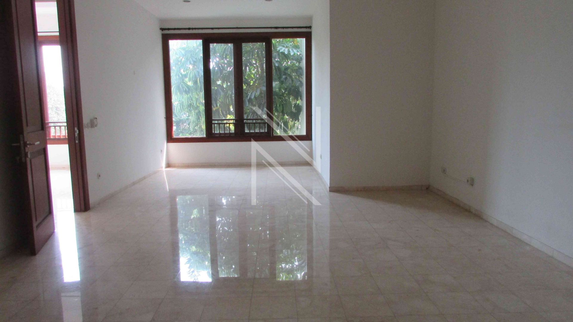 Well-Planned 4BR for Daily Living – Cilandak