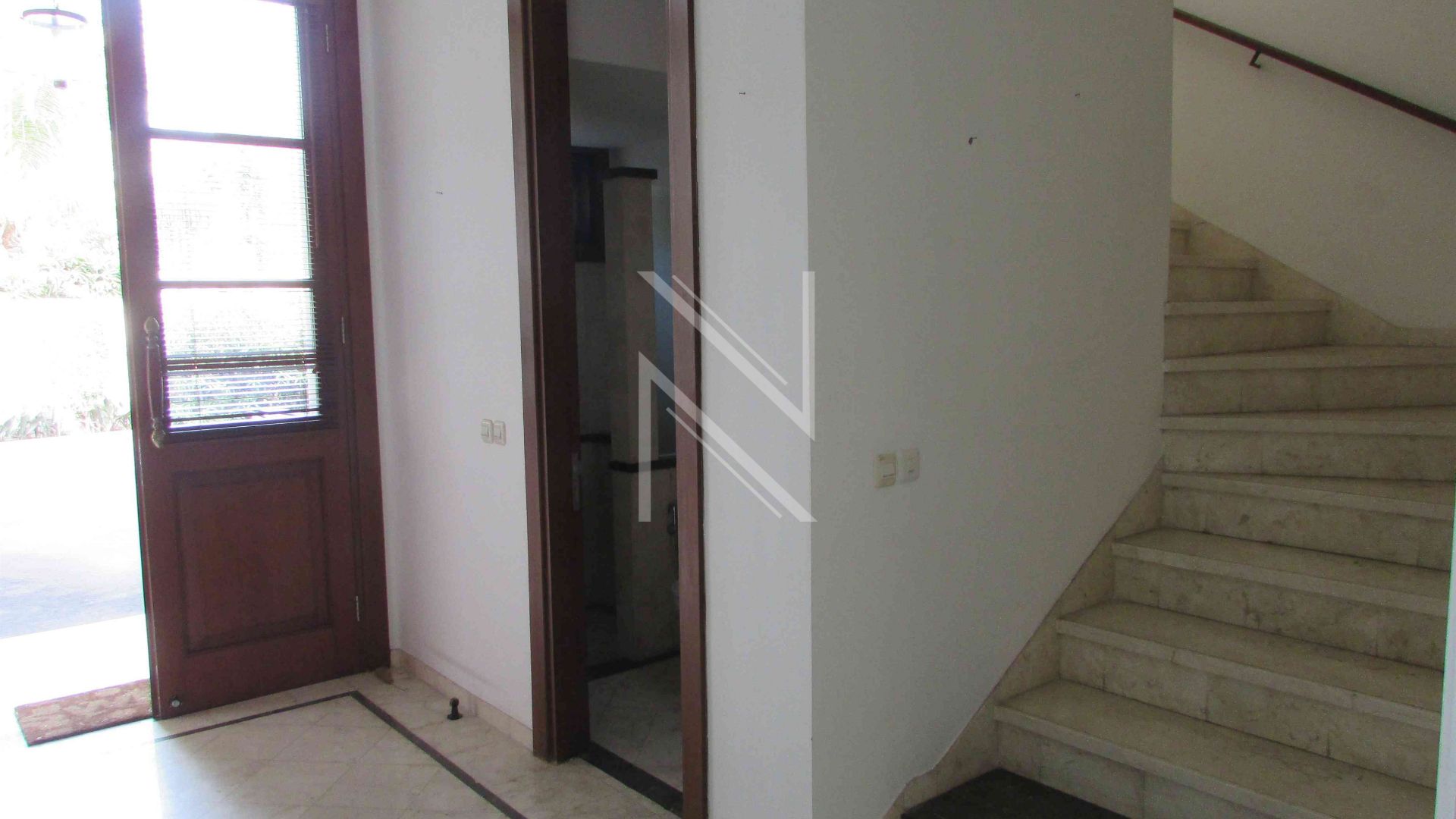 Well-Planned 4BR for Daily Living – Cilandak