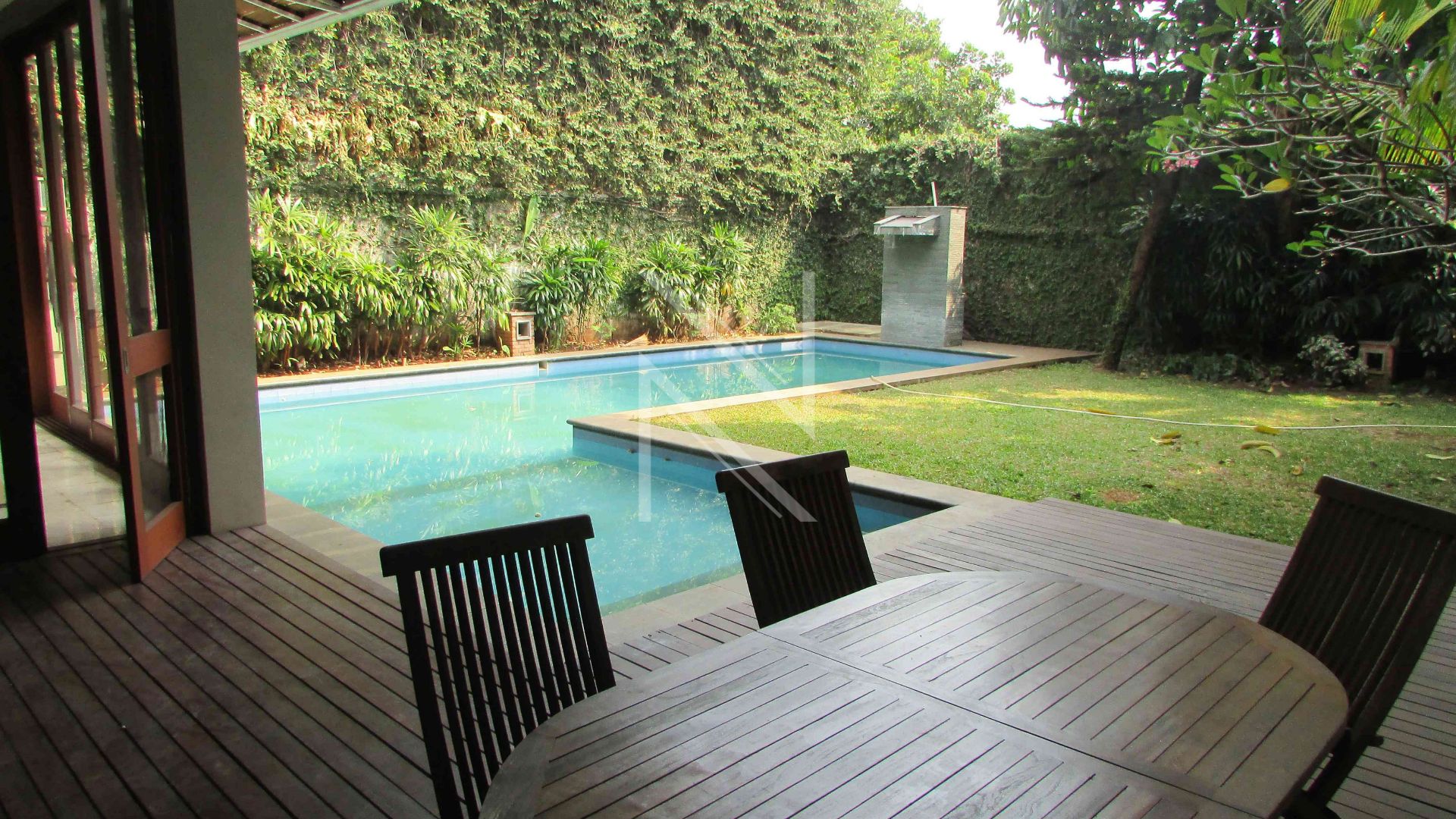 Well-Planned 4BR for Daily Living – Cilandak