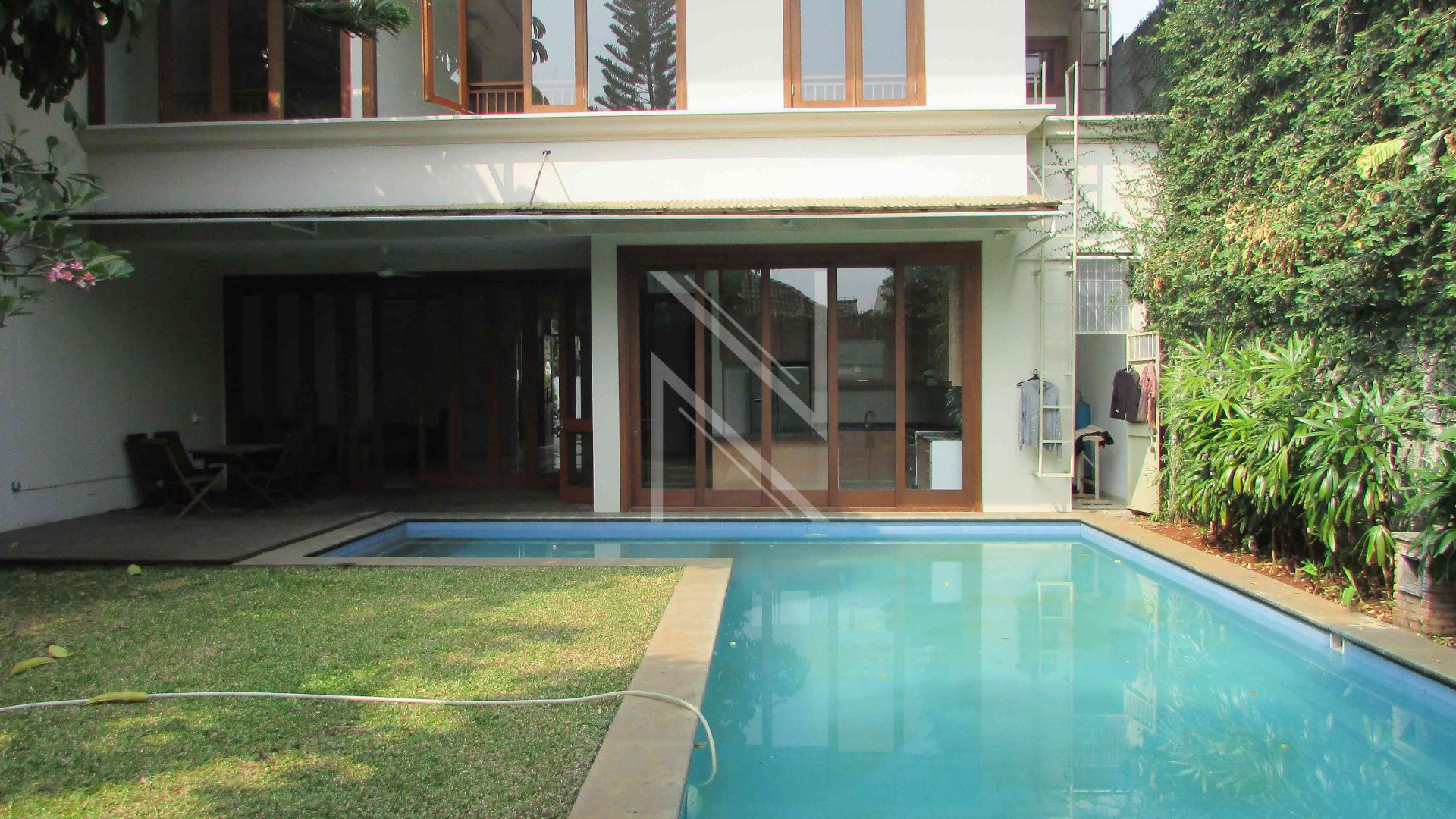 Well-Planned 4BR for Daily Living – Cilandak