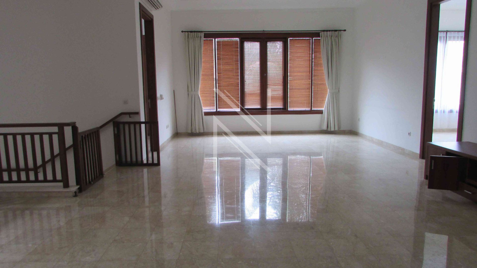 Spacious 5BR Home with Flexible Rooms – Cilandak