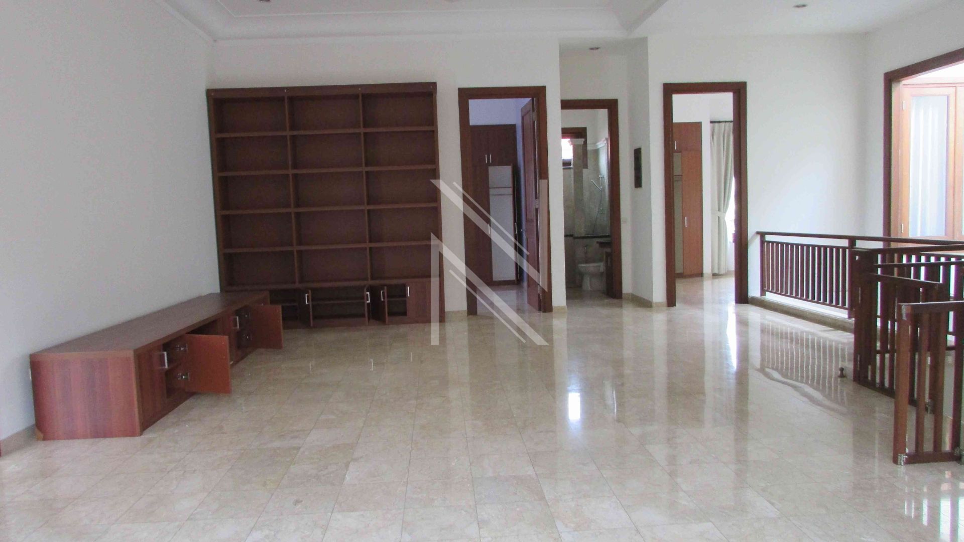 Spacious 5BR Home with Flexible Rooms – Cilandak
