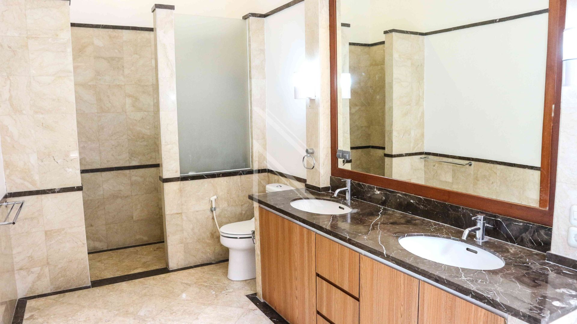 Family Friendly 4BR Home in Cilandak