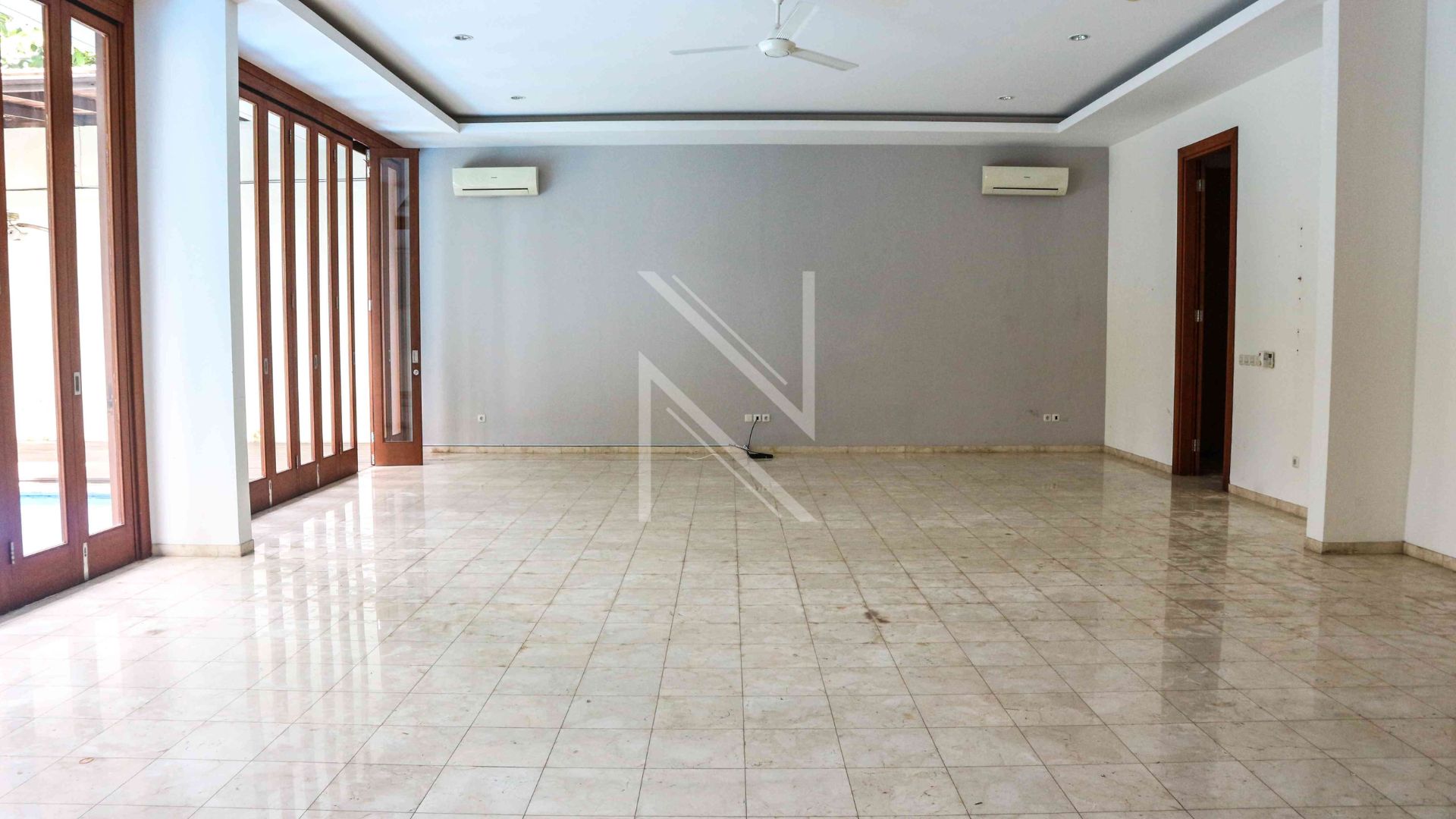 Family Friendly 4BR Home in Cilandak