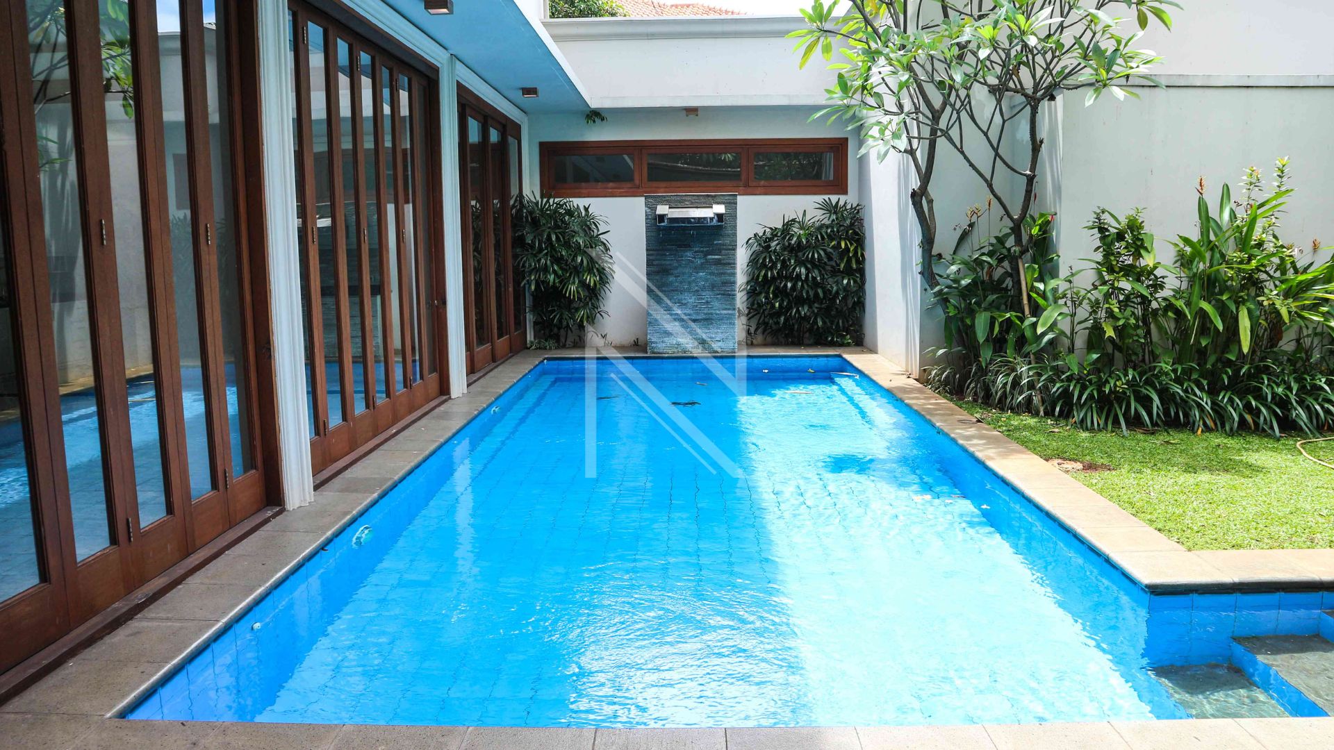 Family Friendly 4BR Home in Cilandak