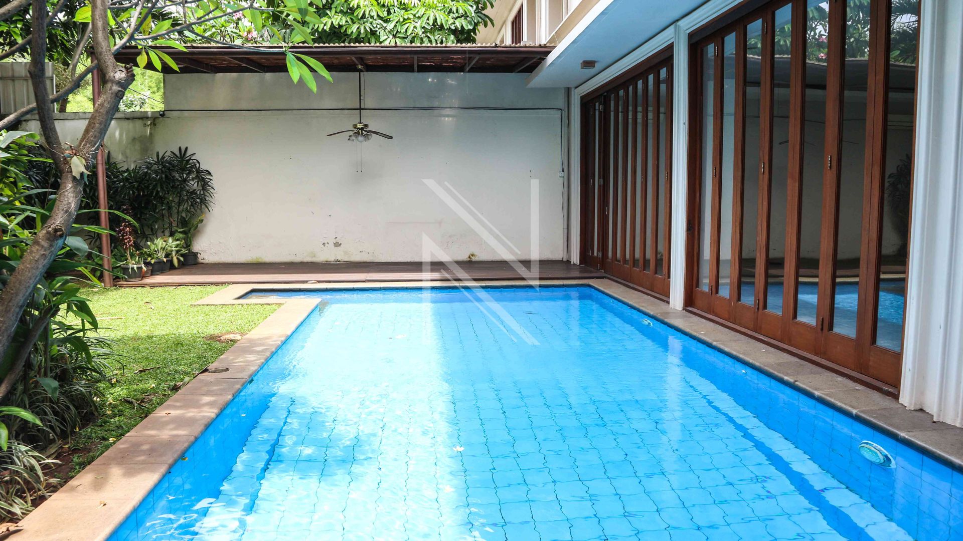 Family Friendly 4BR Home in Cilandak