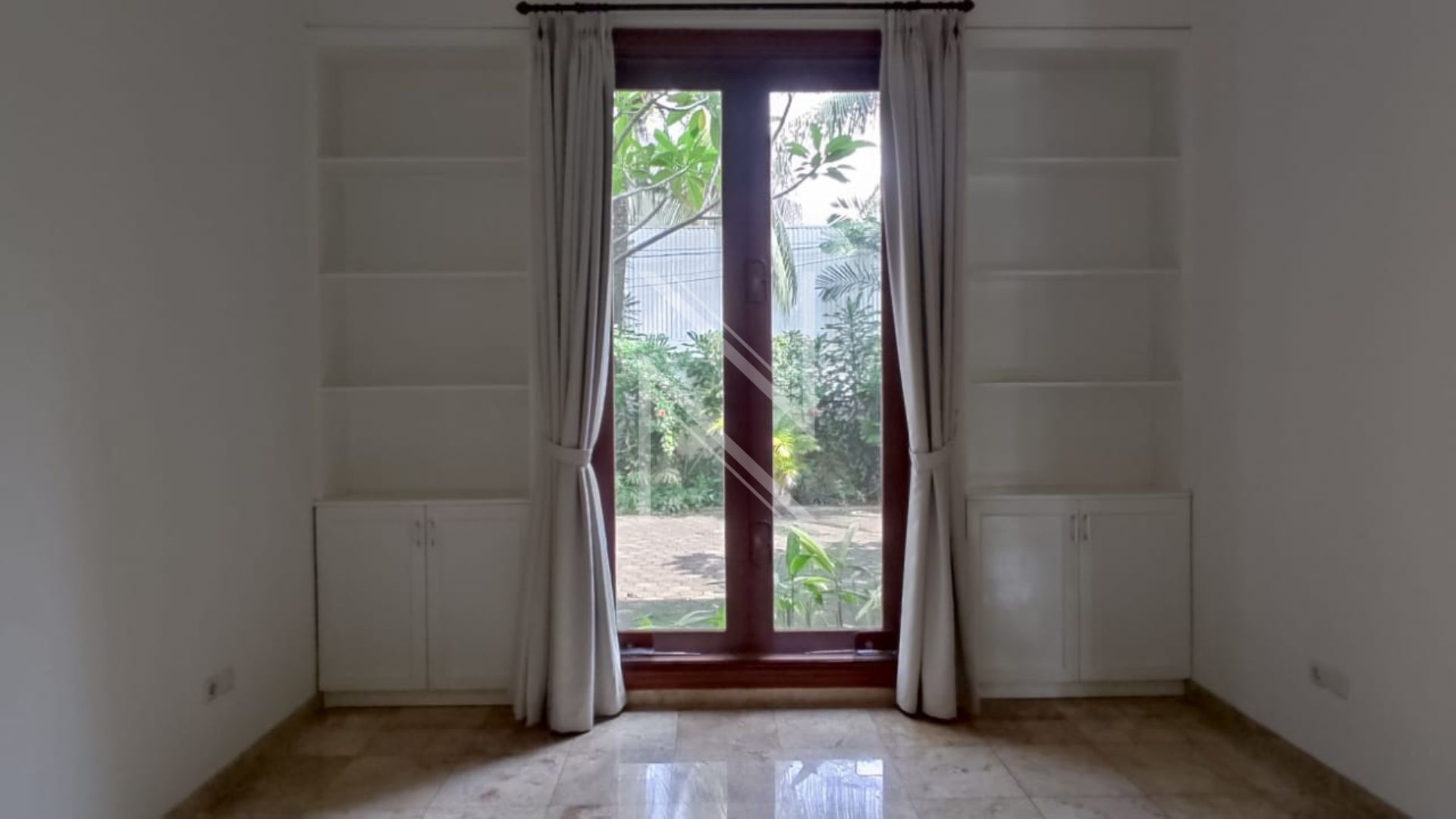 Well-Planned 4BR for Urban Families in Pejaten