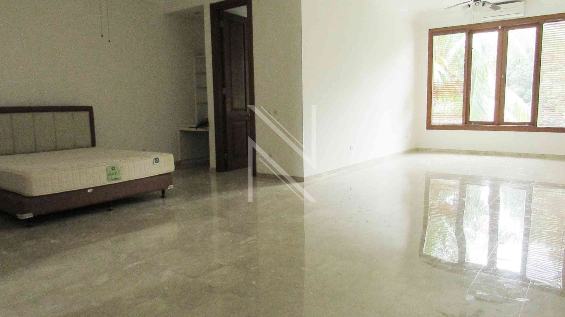 Spacious 4BR Home with Comfort – Pejaten