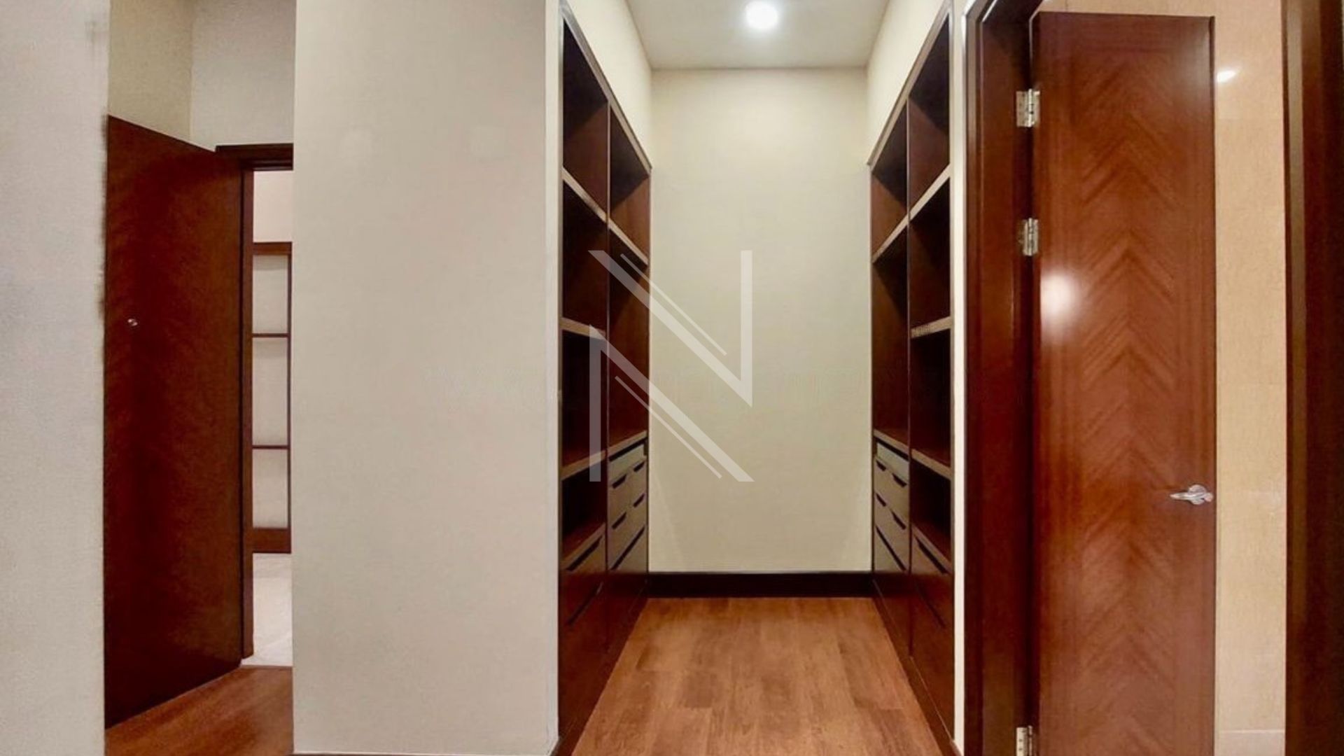 CILANDAK – NO PKBRES027 – CLOSET-AREA Excellence Urban Living at Pakubuwono Residence