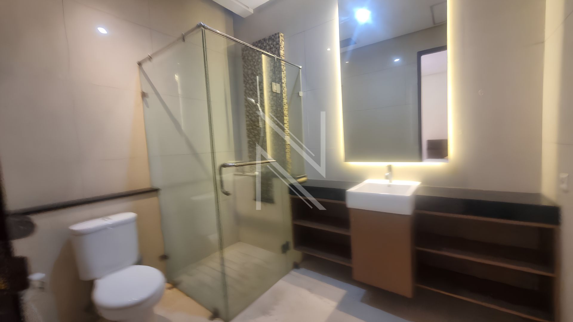 CILANDAK (Stand alone house Kebayoran Baru) – NO KBBR282 – BATHROOM Stylish 4BR with Urban Comfort – Kebayoran Baru