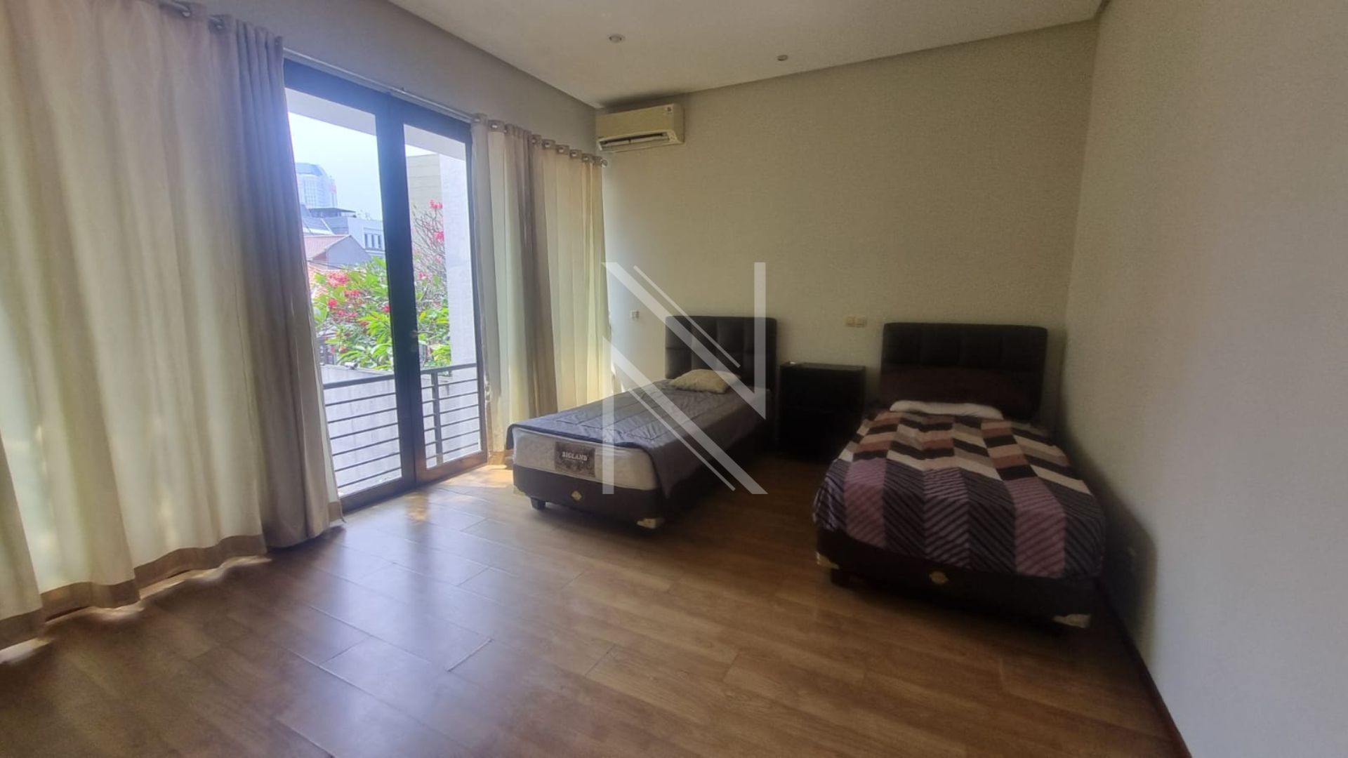 CILANDAK (Stand alone house Kebayoran Baru) – NO KBBR282 – BEDROOM 2 Stylish 4BR with Urban Comfort – Kebayoran Baru