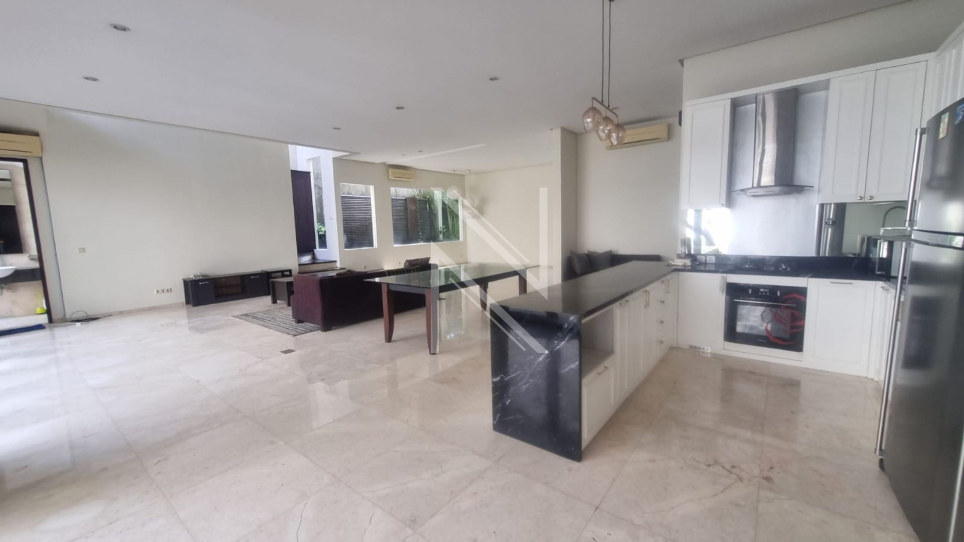 CILANDAK (Stand alone house Kebayoran Baru) – NO KBBR282 – KITCHEN_DINING-AREA_-LIVING-ROOM Stylish 4BR with Urban Comfort – Kebayoran Baru