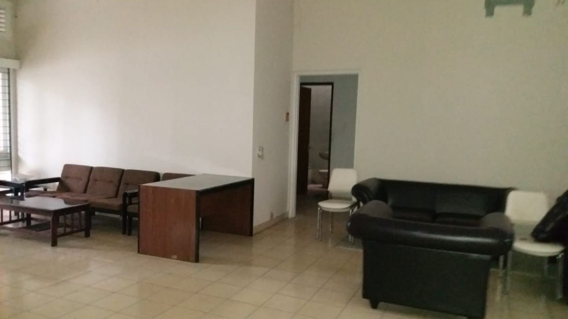 CIPAKU 5 NO.19-3BR-LIVING AREA