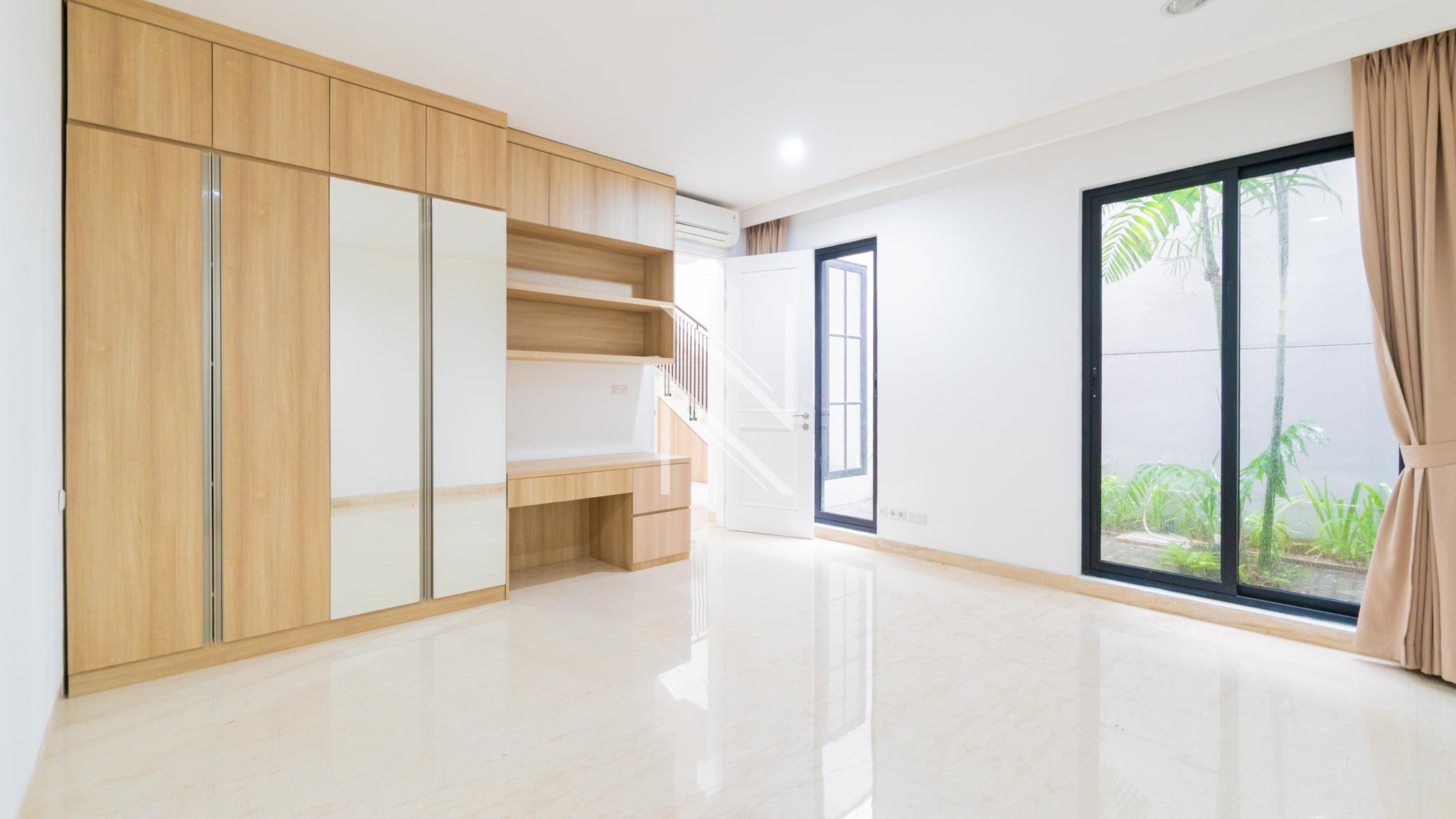 CIPAYUNG II-5BR-BEDROOM 5 ANGLE 1 Elegant 5BR for Refined Family Living – Kebayoran Baru