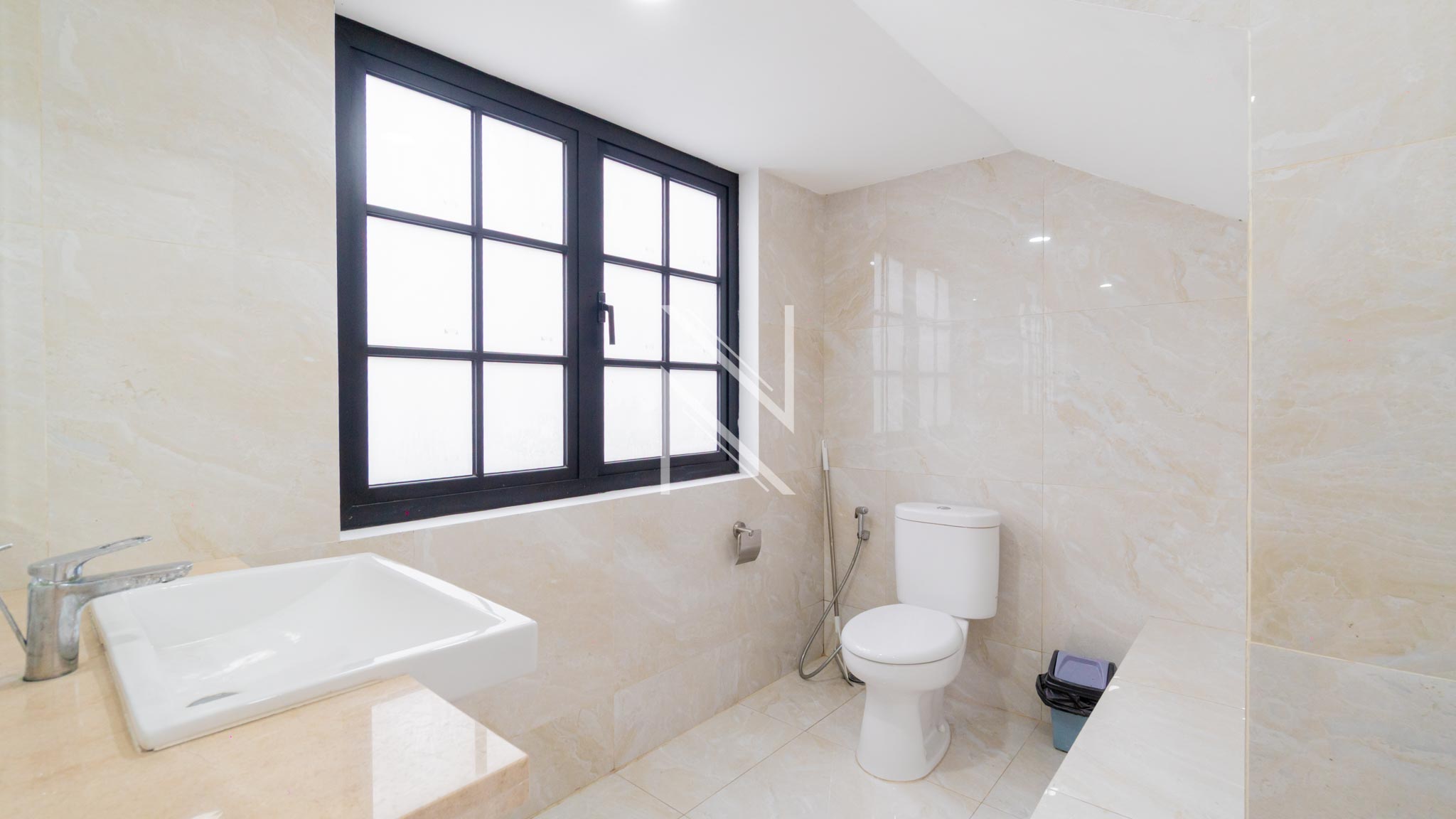 CIPAYUNG II-5BR-POWDER ROOM Elegant 5BR for Refined Family Living – Kebayoran Baru