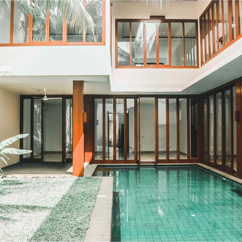 CIPETE-4BR-BACKYARD & SWIMMING POOL