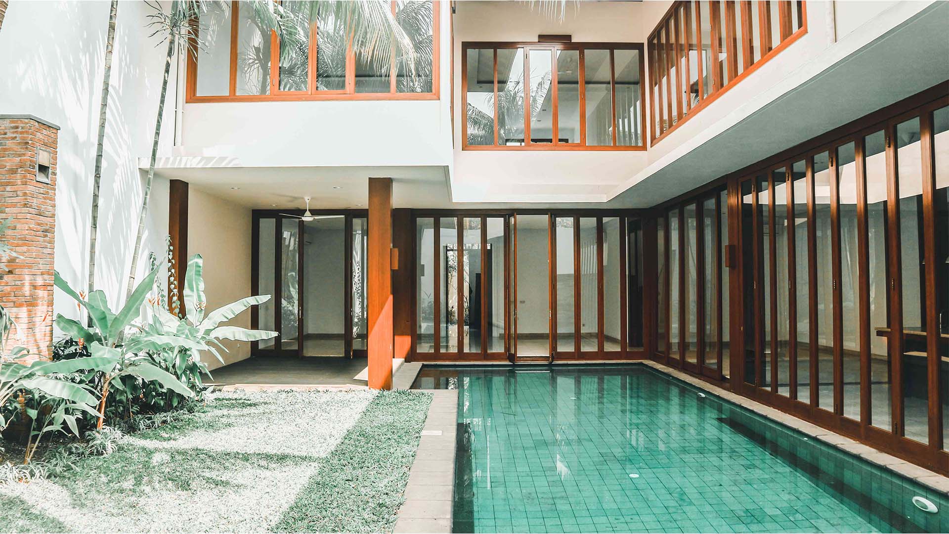 CIPETE-4BR-BACKYARD & SWIMMING POOL