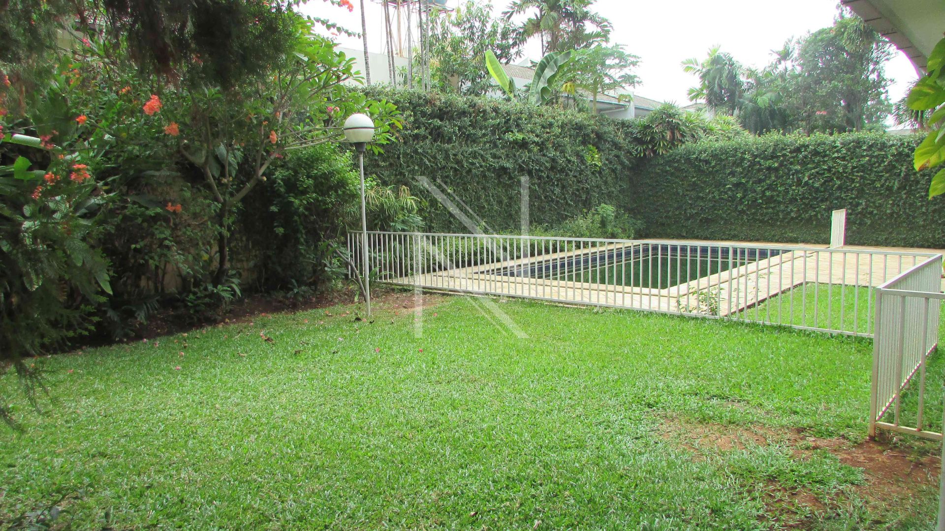 Modern 4BR Urban City Home – Cipete
