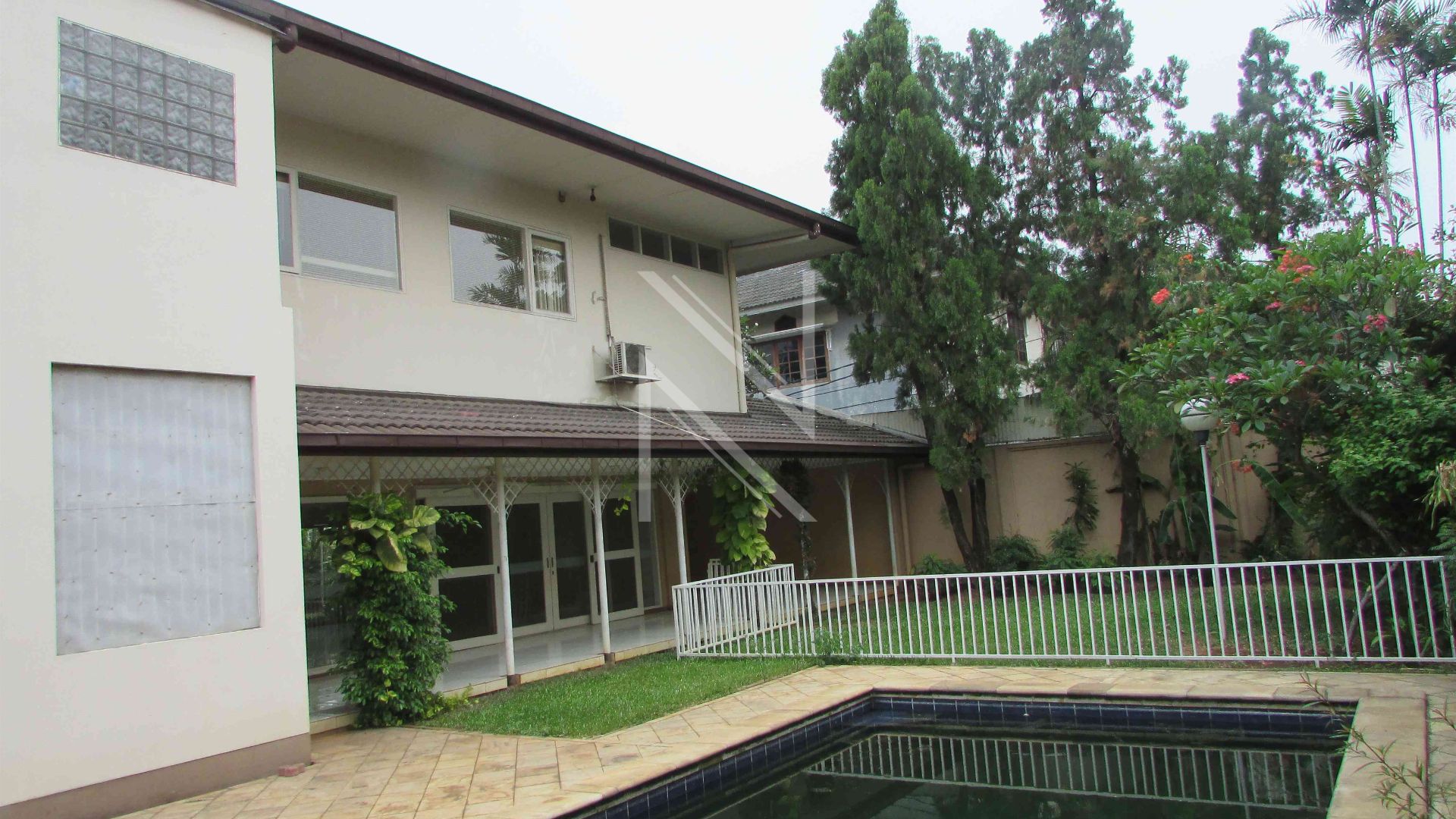 Modern 4BR Urban City Home – Cipete