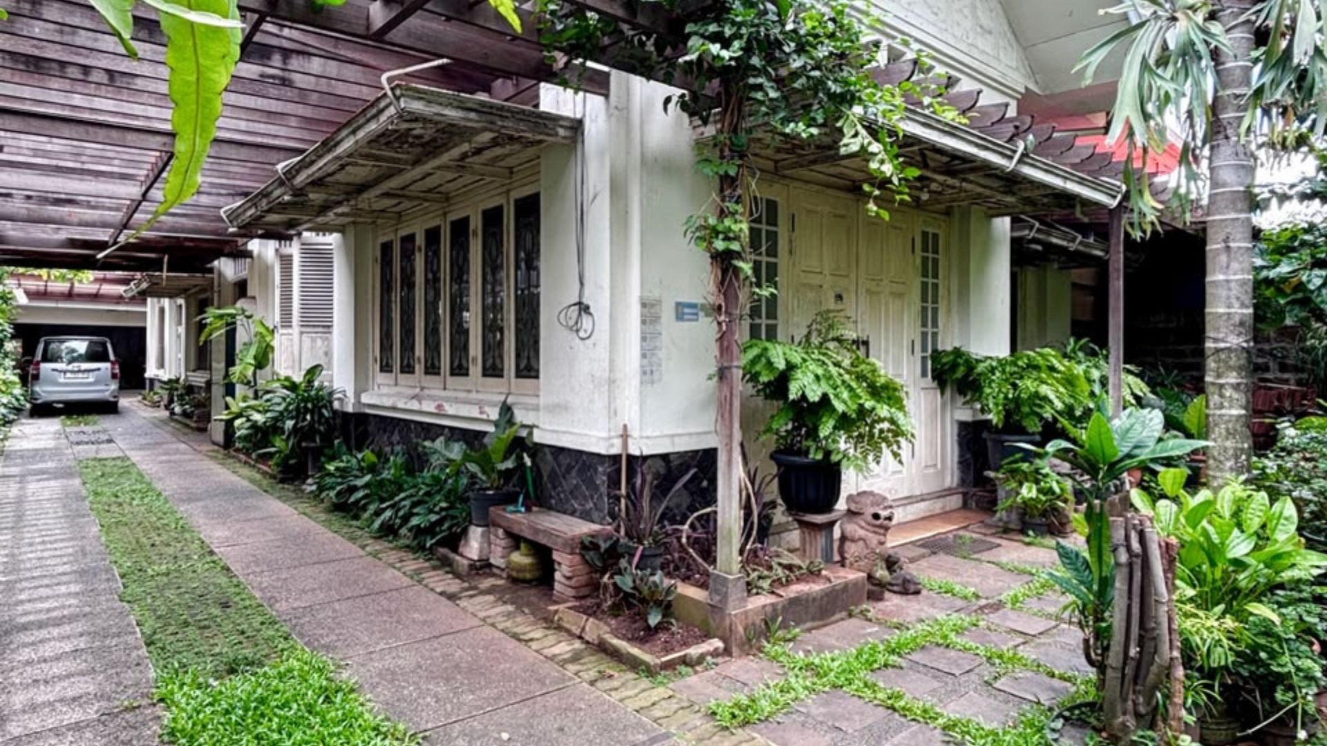 Refined 4BR Home for Urban Living – Menteng