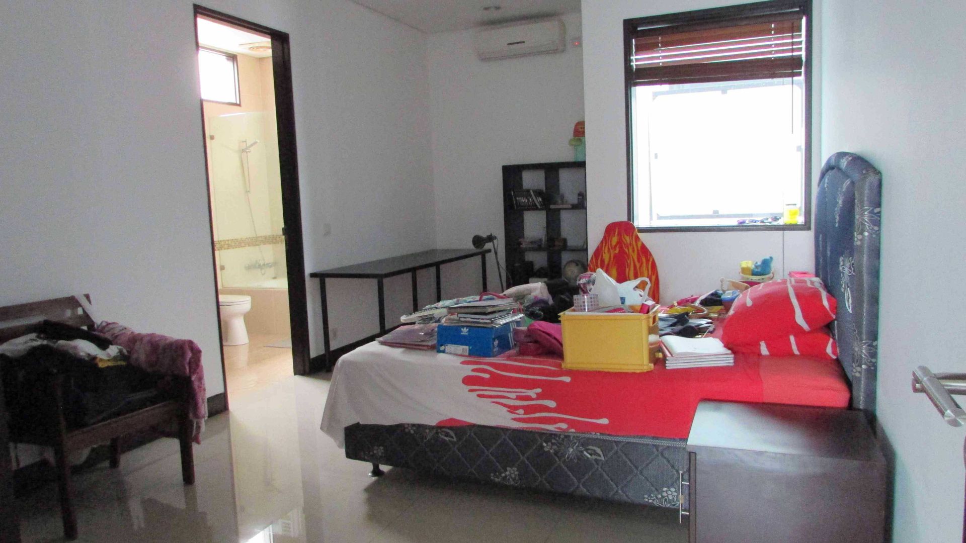 Expansive 5BR Private Haven Location – Cilandak