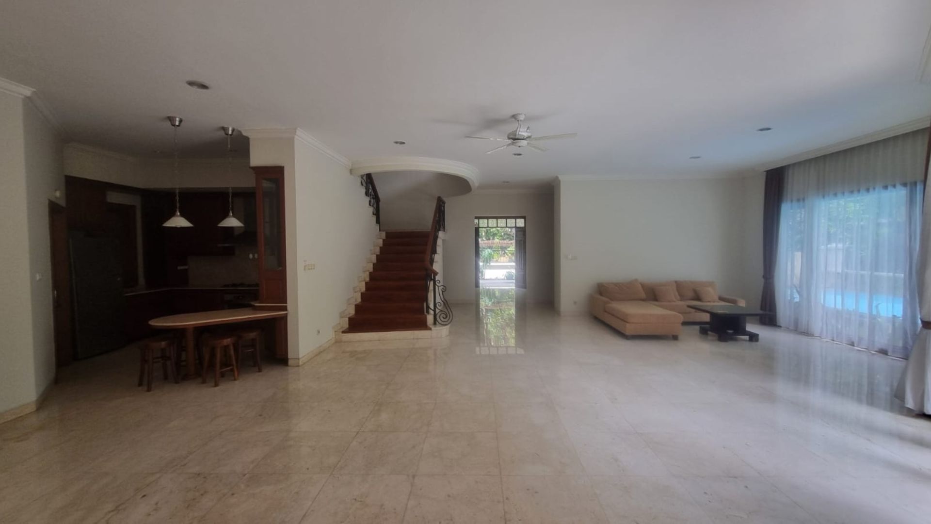 Sophisticated 4BR Family Living – Pondok Indah