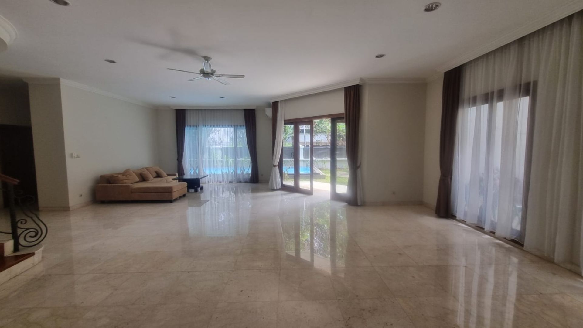 Sophisticated 4BR Family Living – Pondok Indah