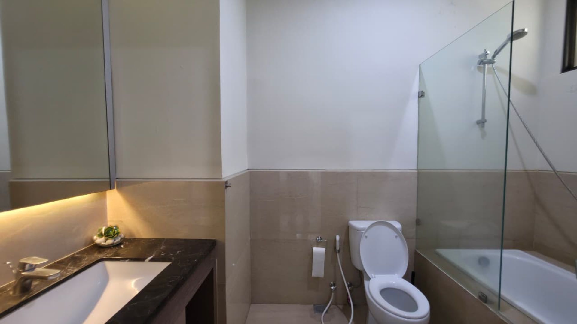 Prestigious 3BR Residence at Executive Paradise
