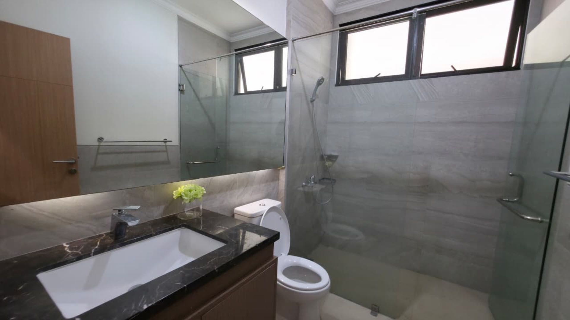 Prestigious 3BR Residence at Executive Paradise
